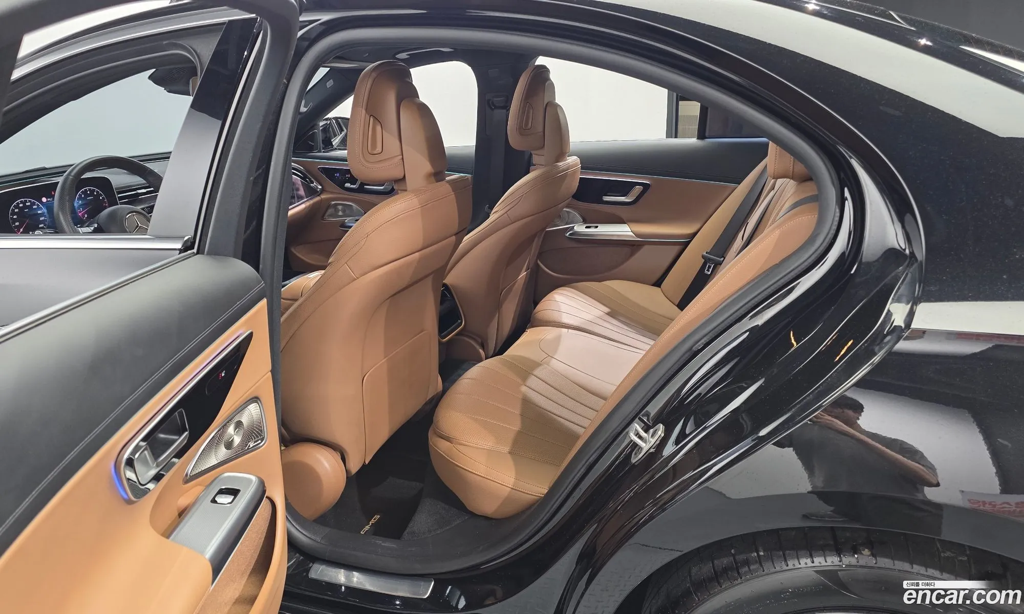 Mercedes-Benz E-Class W214 2025 — 13
