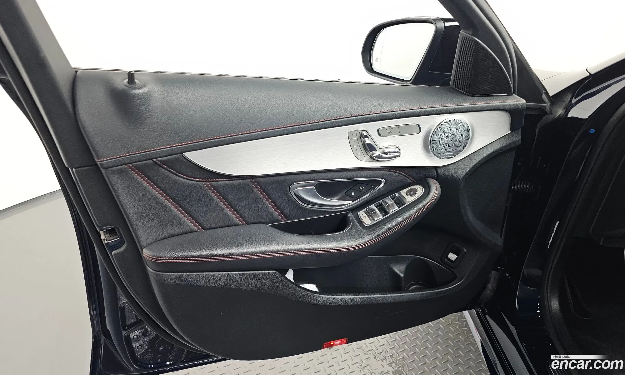 Mercedes-Benz C-Class W205 2018 — 23