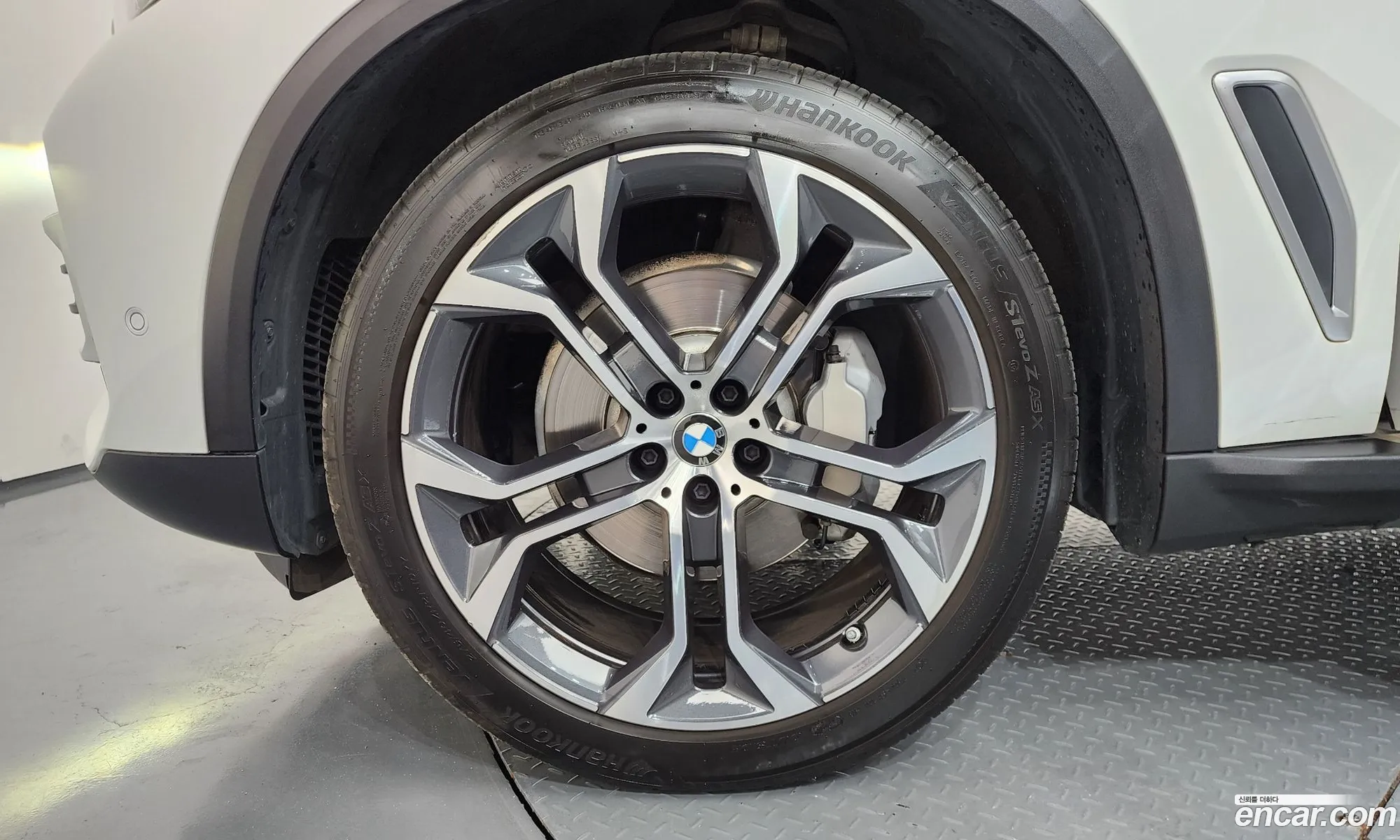 BMW X5 2021 WBACR6101M9E38323 — 2