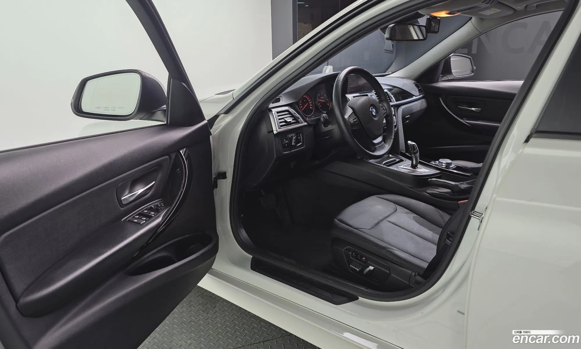 BMW 3 Series 2016 WBA8D1105GK655939 — 8