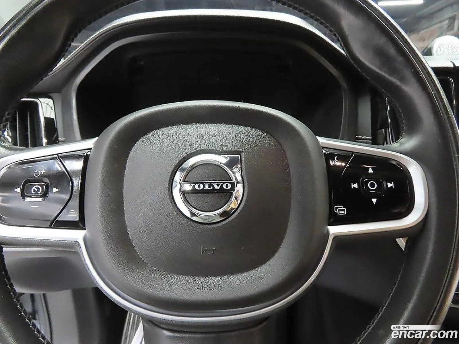 Volvo XC60 2021 — 8