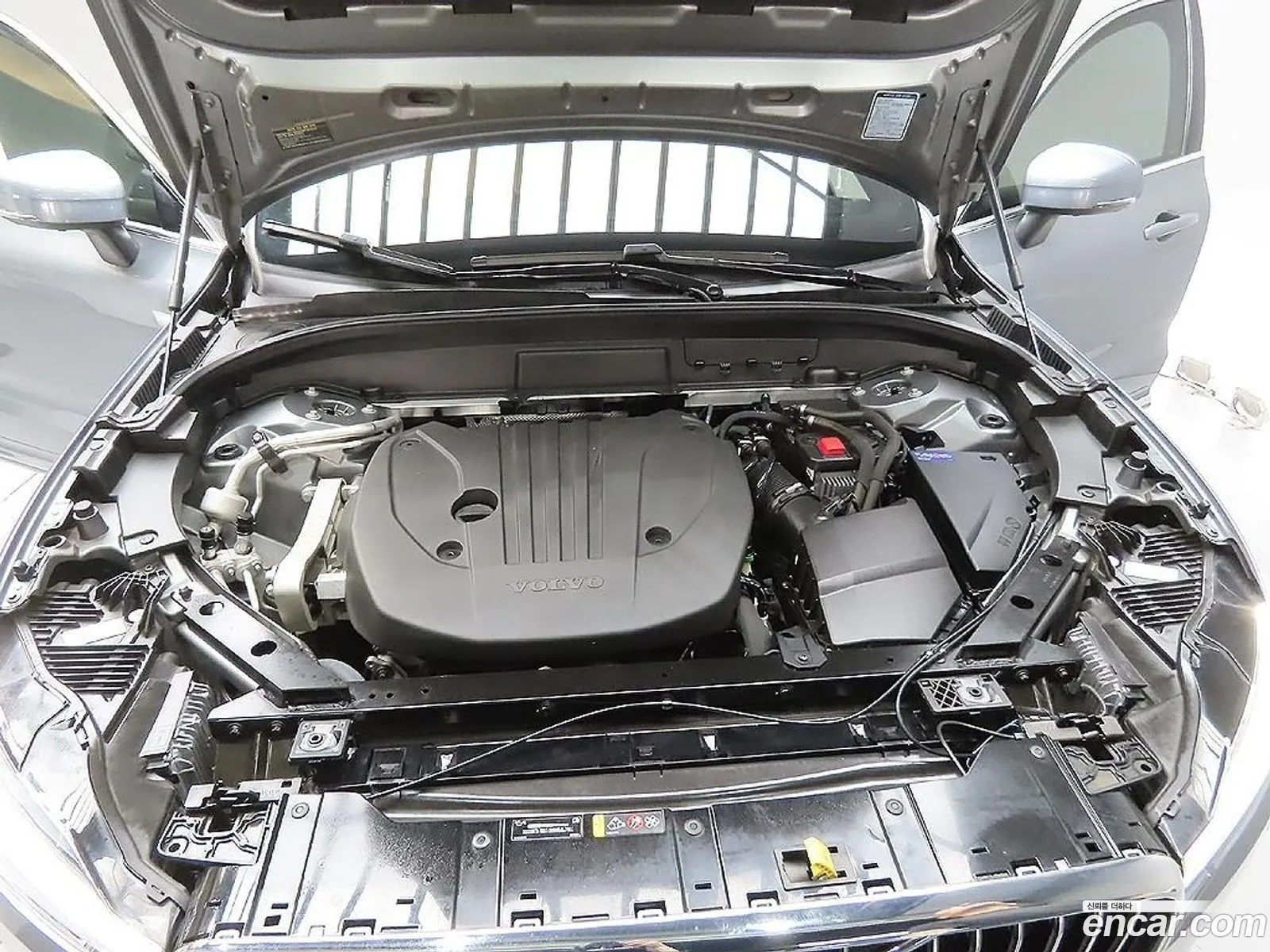 Volvo XC60 2021 — 2