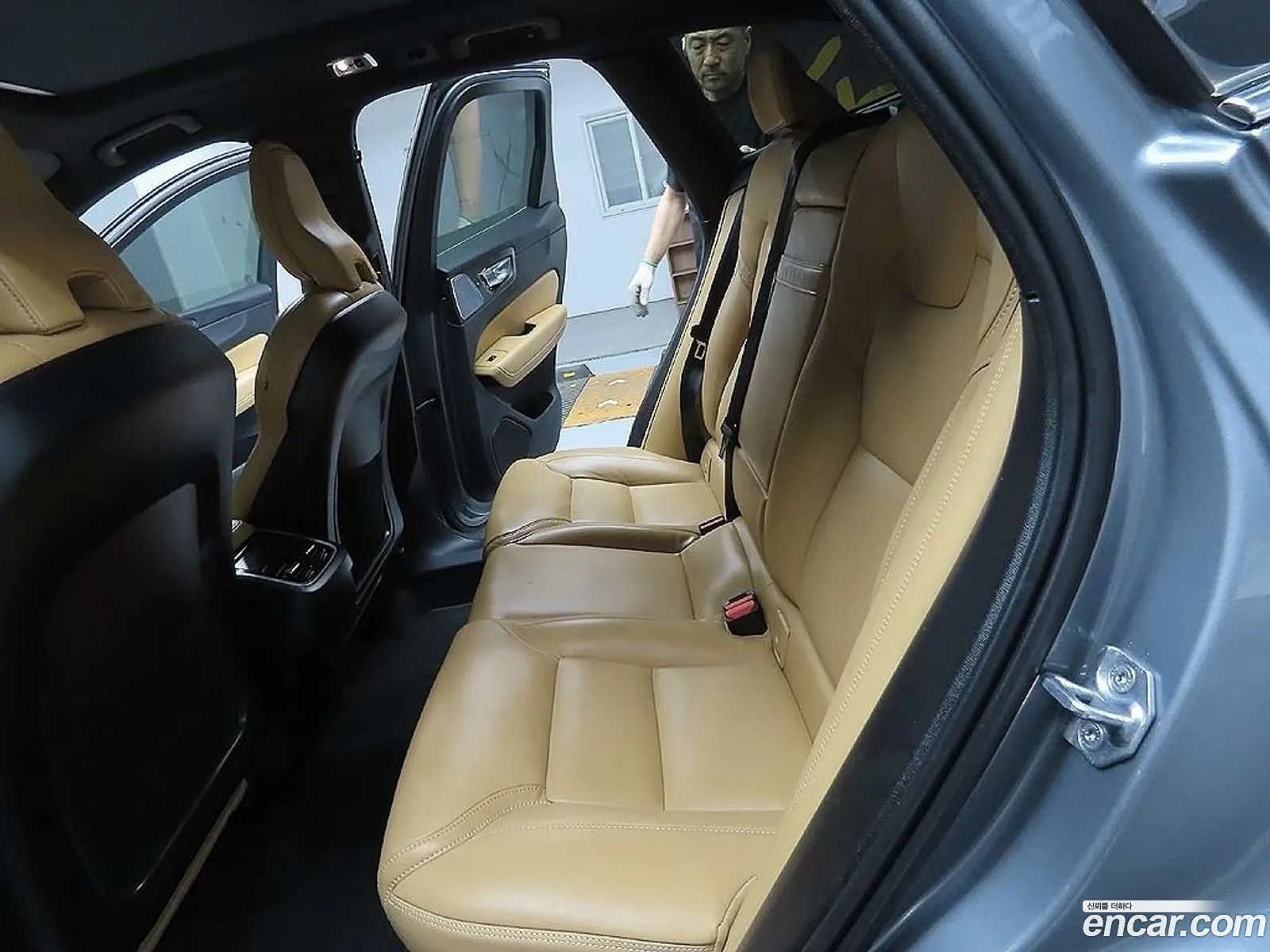 Volvo XC60 2021 — 18