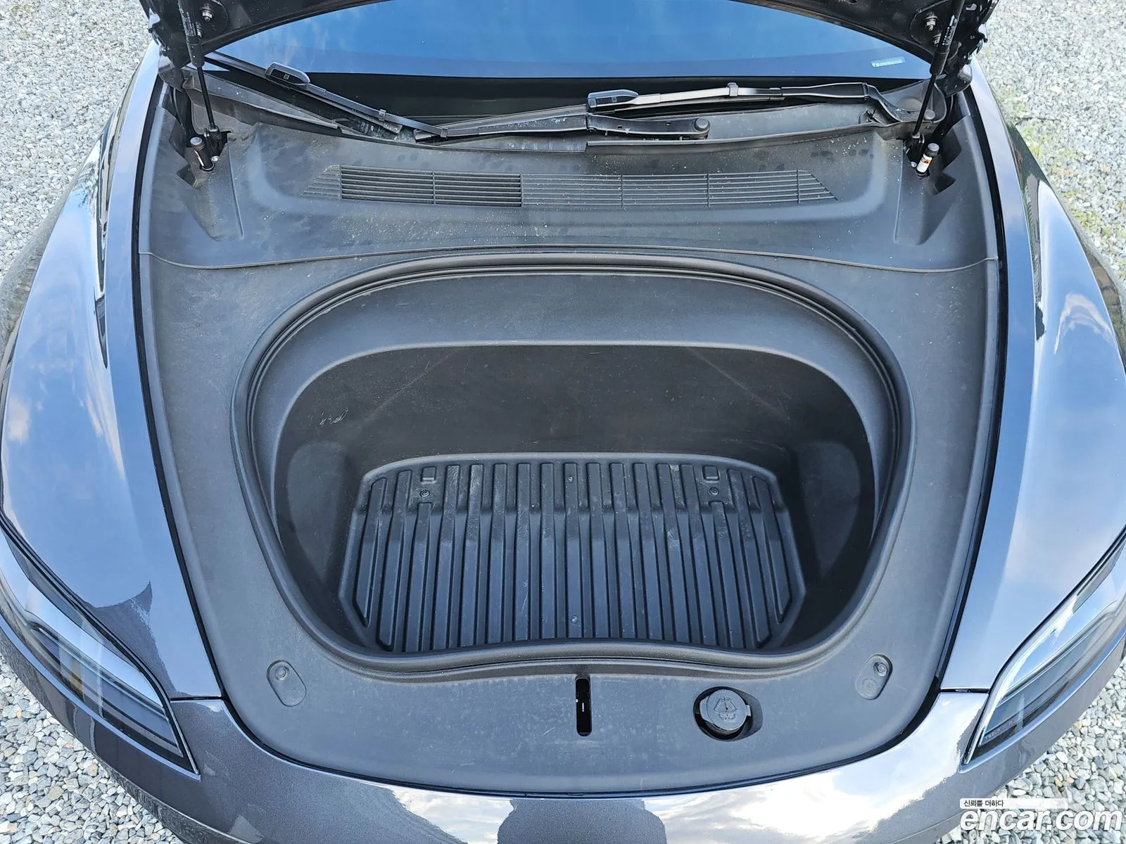 Tesla Model 3 2025 — 11