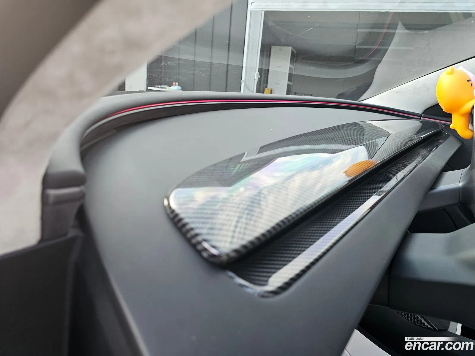 Tesla Model 3 2025 — 16