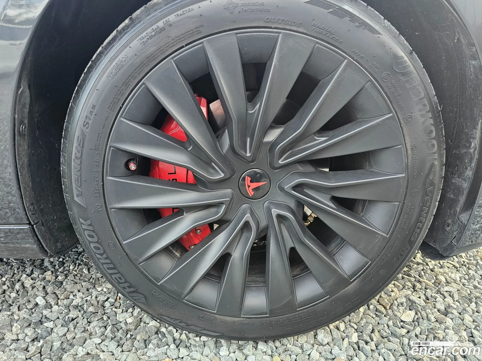 Tesla Model 3 2025 — 18