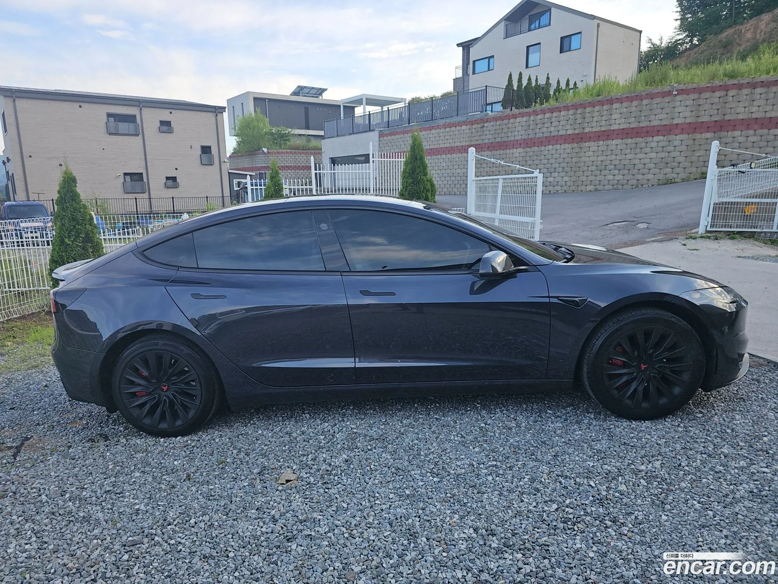 Tesla Model 3 2025 — 13