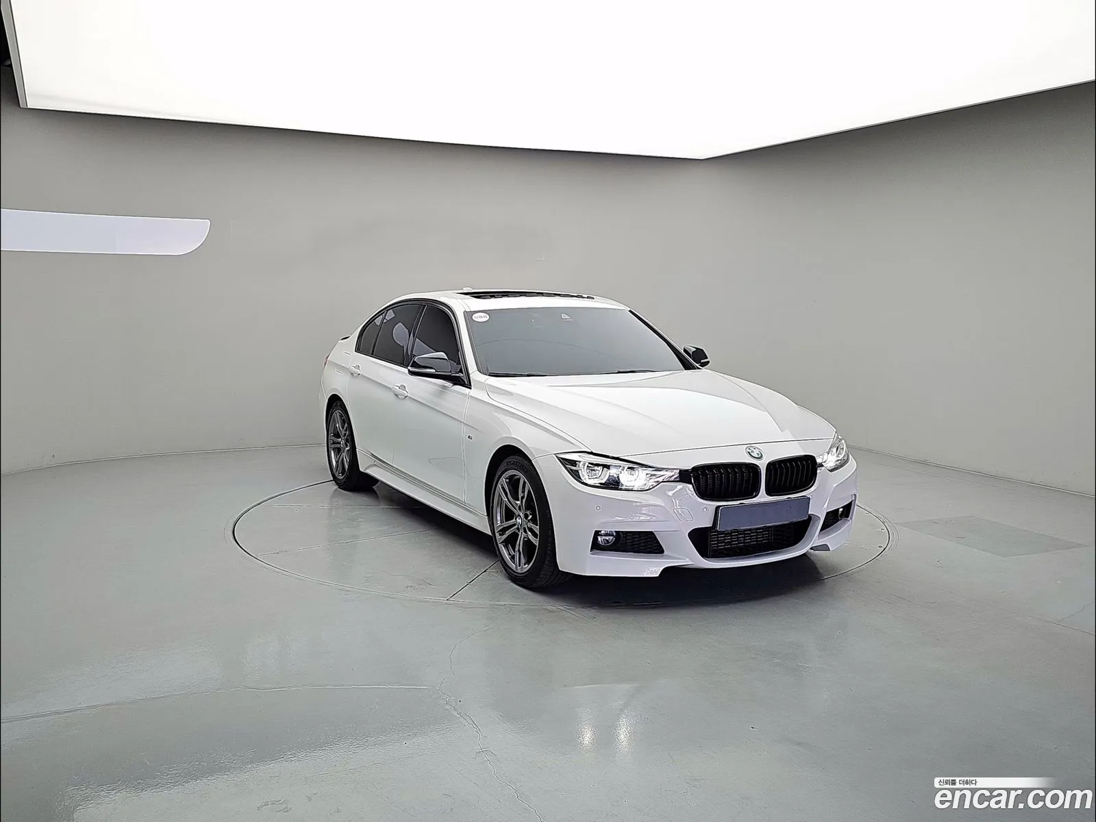 BMW 3 Series 2018 — 16