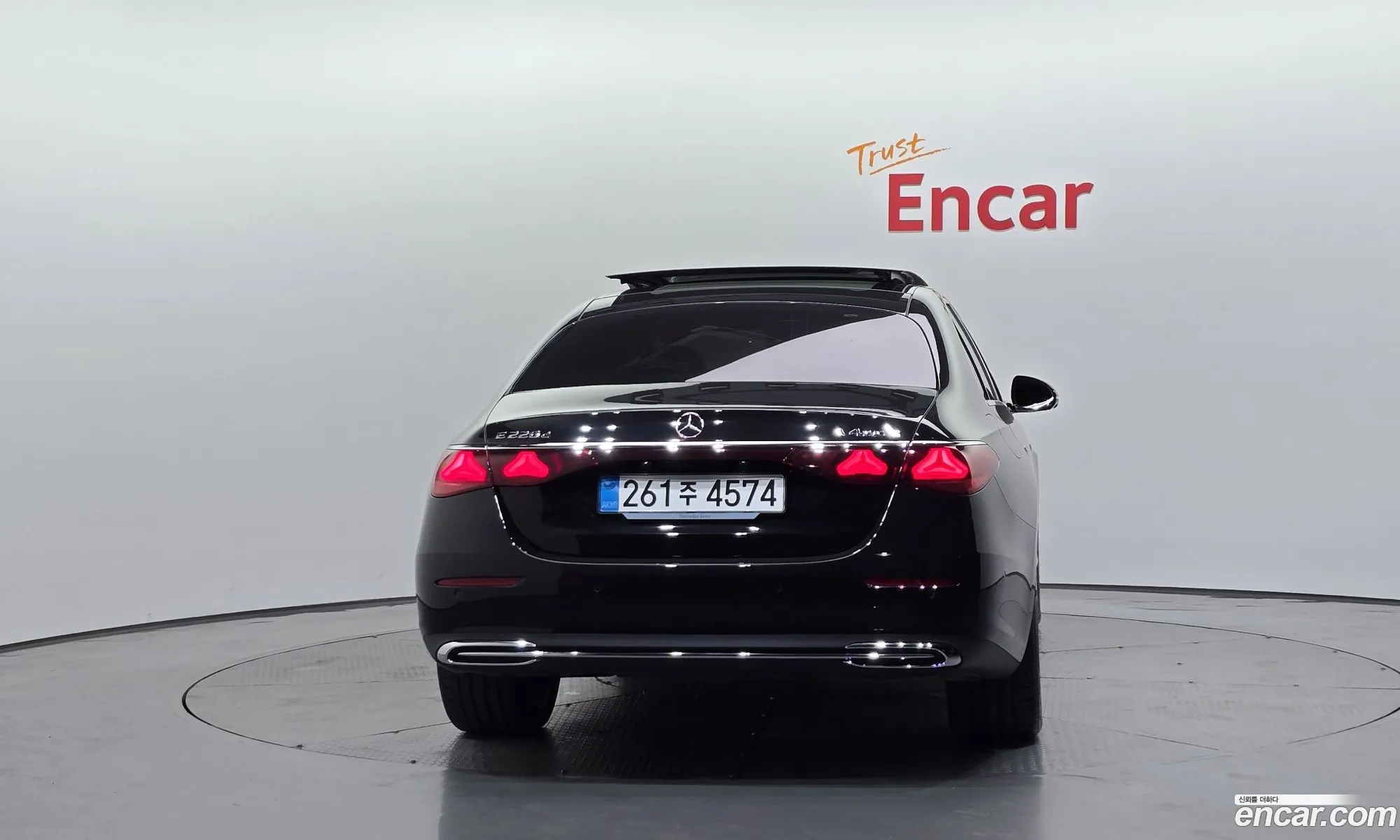 Mercedes-Benz E-Class W214 2025 — 14