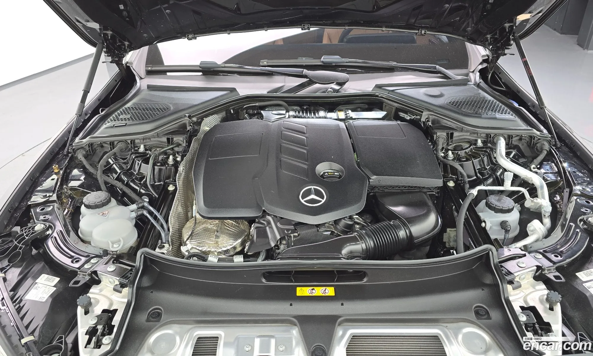 Mercedes-Benz E-Class W214 2025 — 7