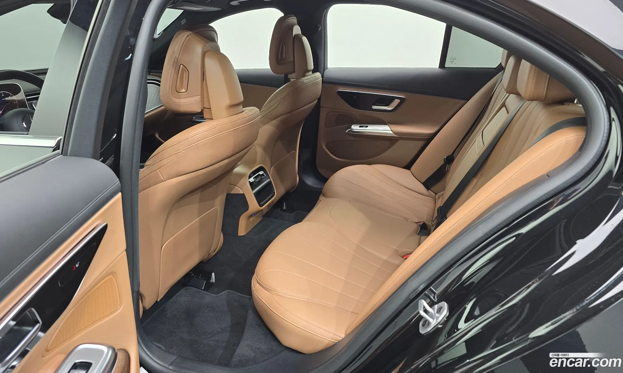 Mercedes-Benz E-Class W214 2025 — 8