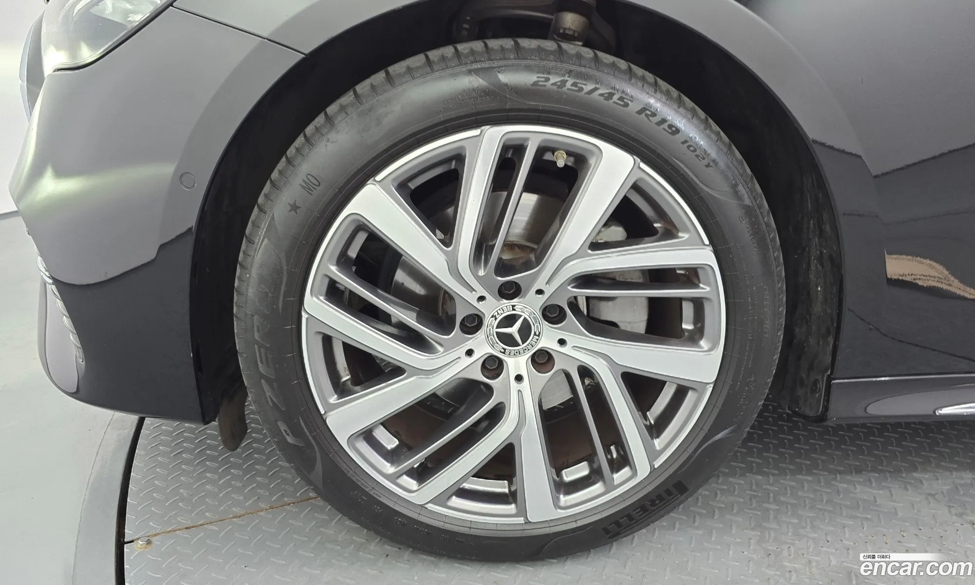 Mercedes-Benz E-Class W214 2025 — 15