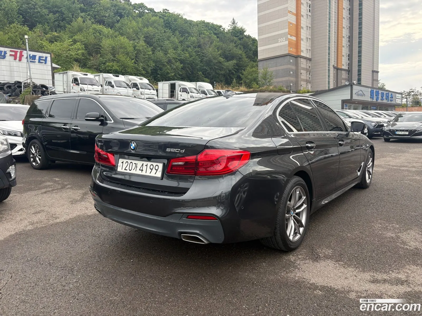 BMW 5 Series 2018 — 17