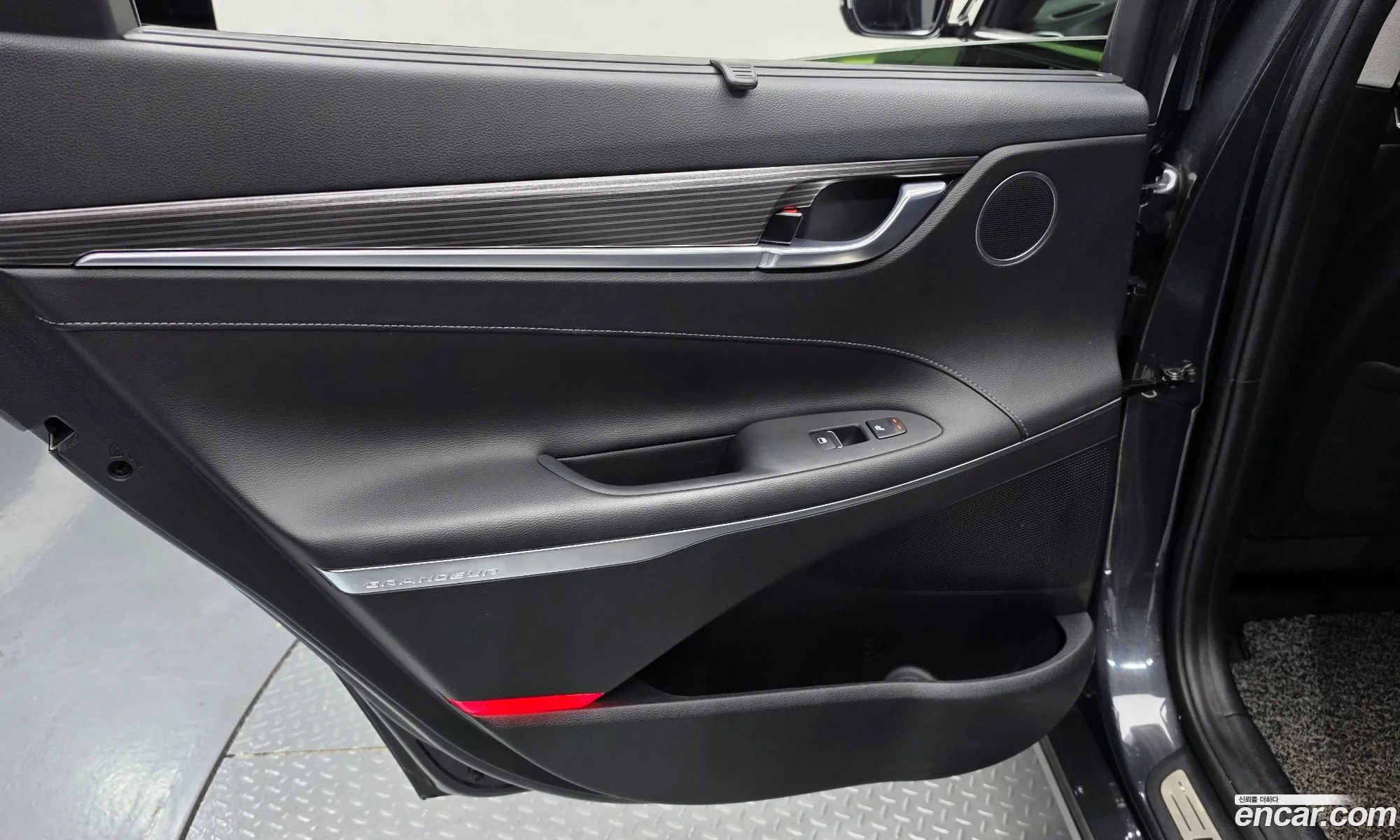 Hyundai Grandeur IG 2018 — 32