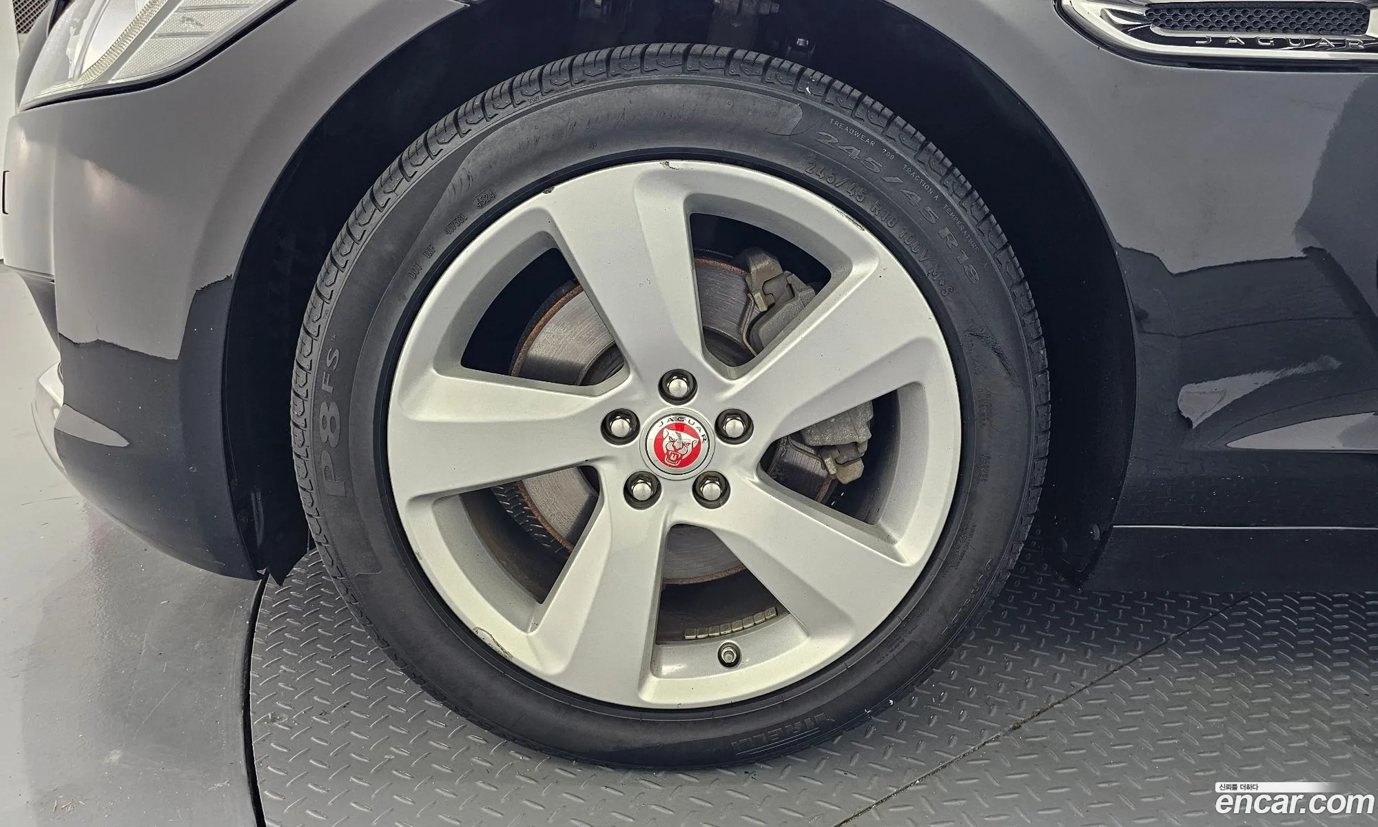 Jaguar XF 2018 — 11