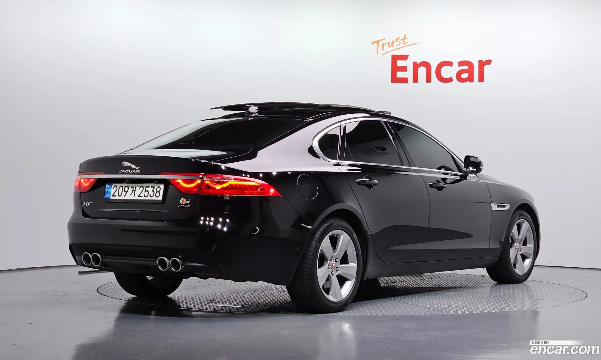 Jaguar XF 2018 — 5
