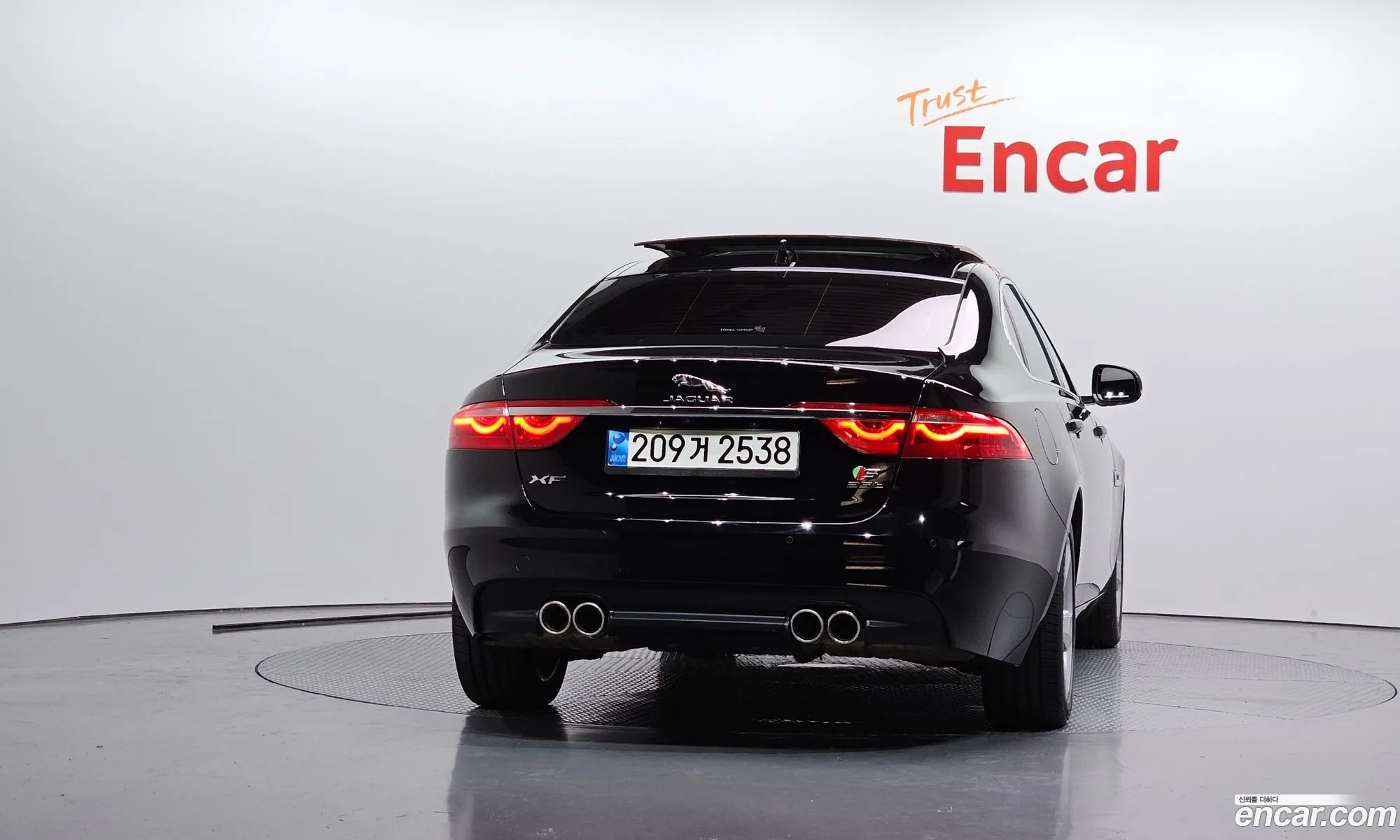 Jaguar XF 2018 — 7