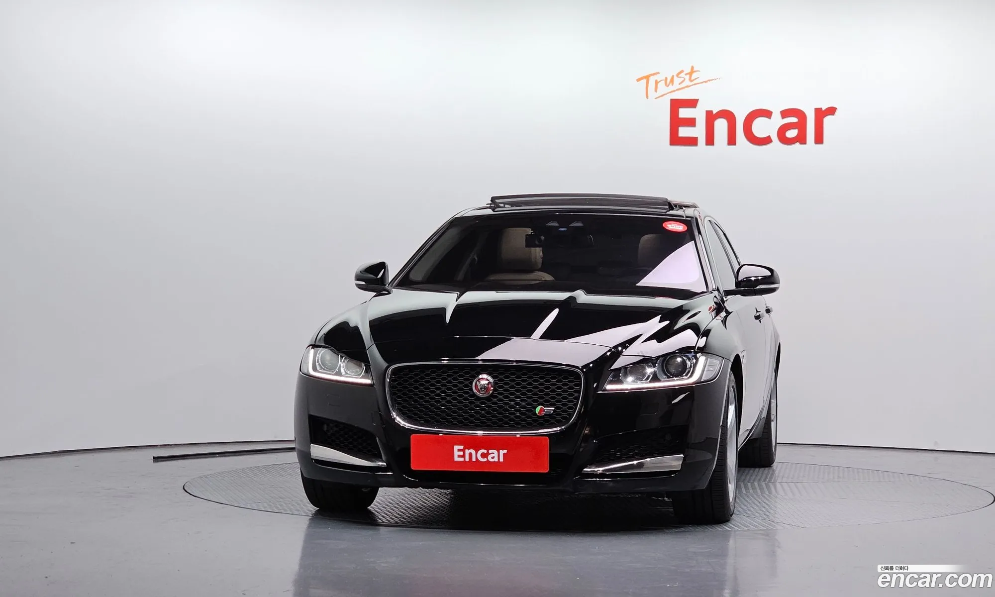 Jaguar XF 2018 — 8