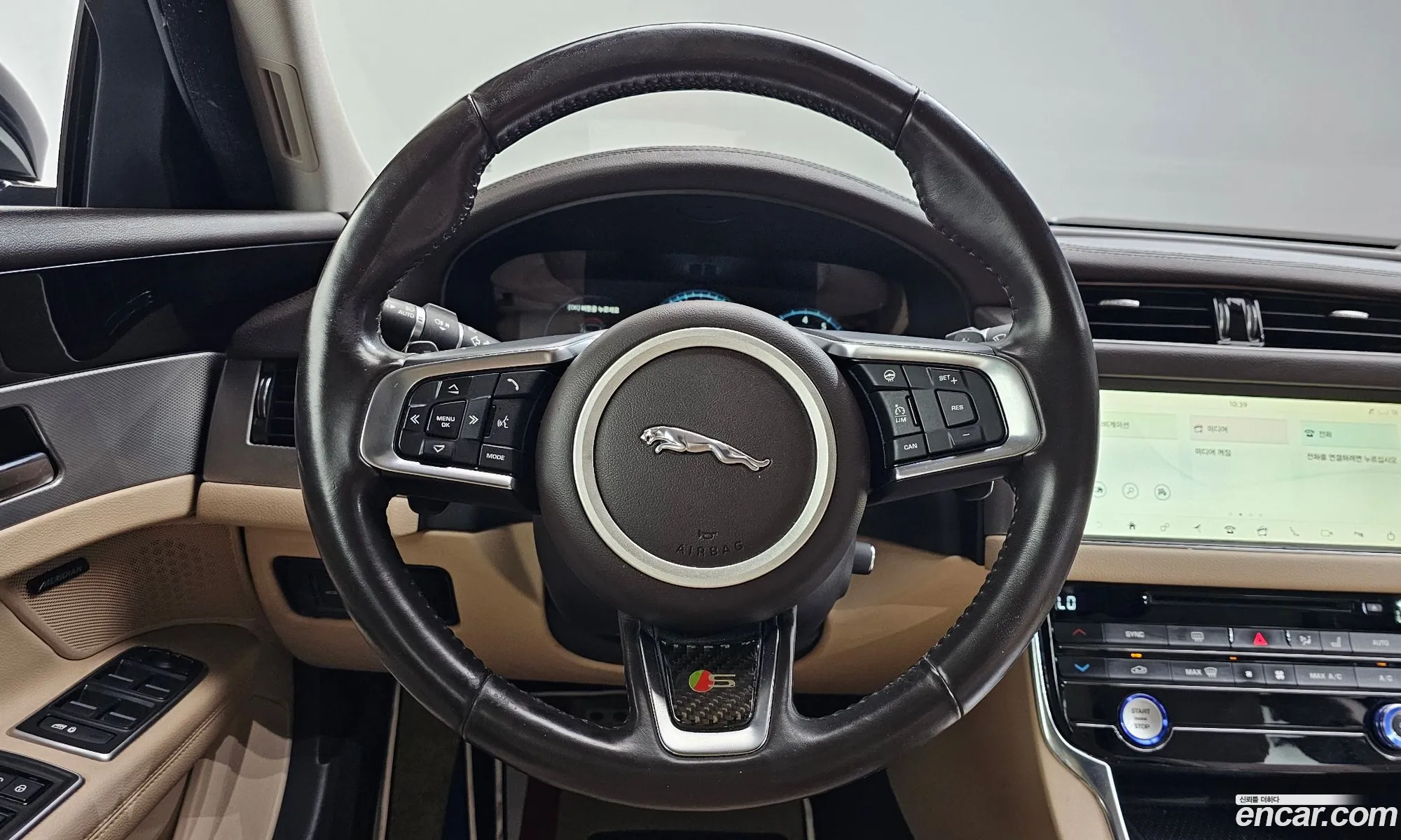 Jaguar XF 2018 — 9