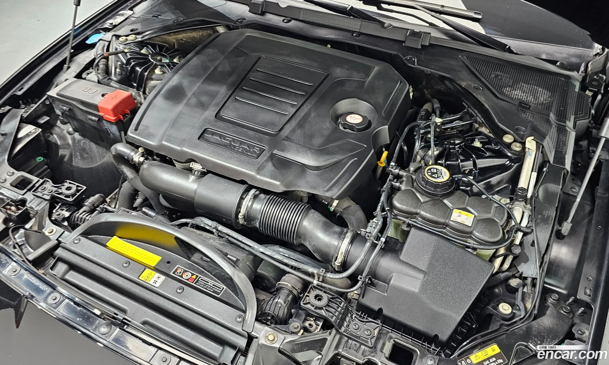Jaguar XF 2018 — 14