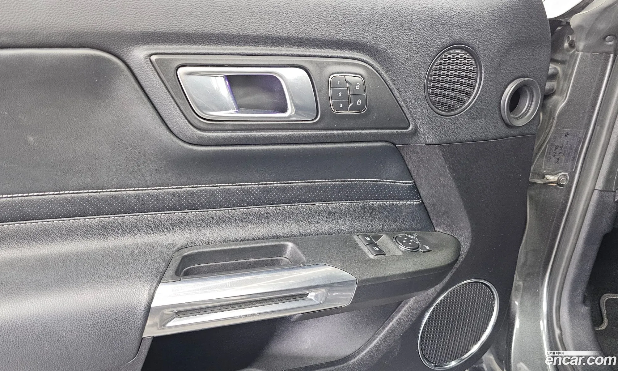 Ford Mustang 2019 1FA6P8CF5K5165607 — 33