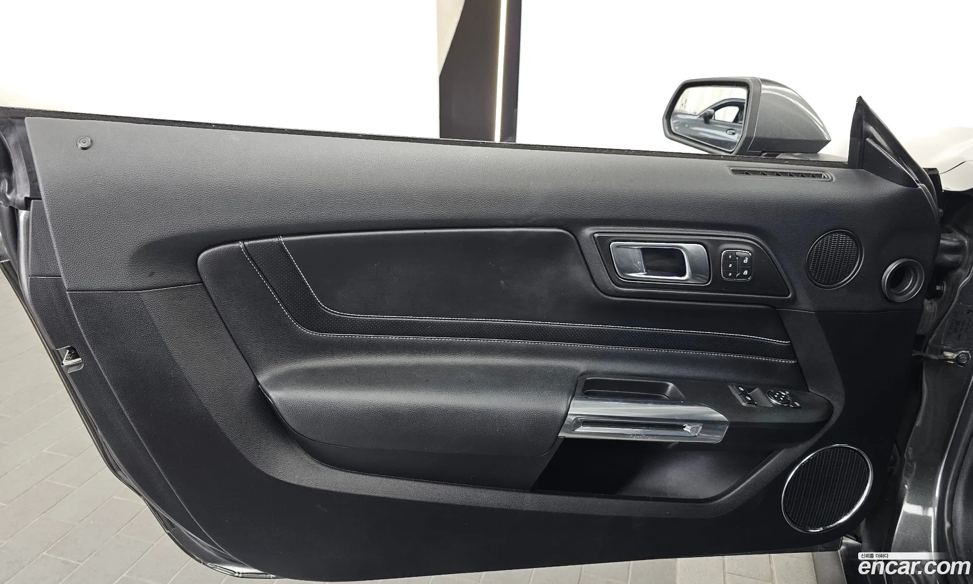 Ford Mustang 2019 1FA6P8CF5K5165607 — 18