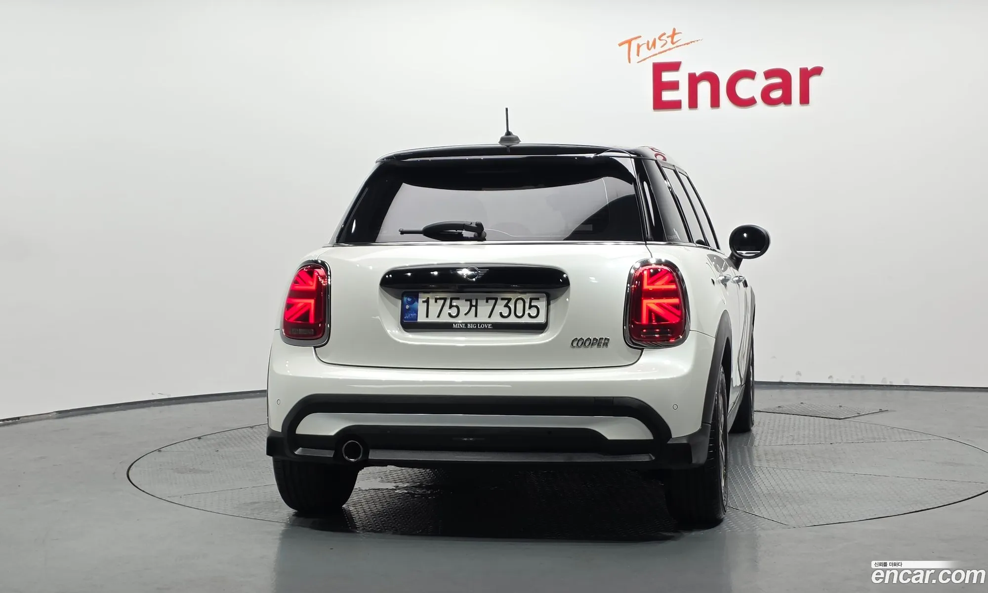 Mini Cooper 2023 — 17