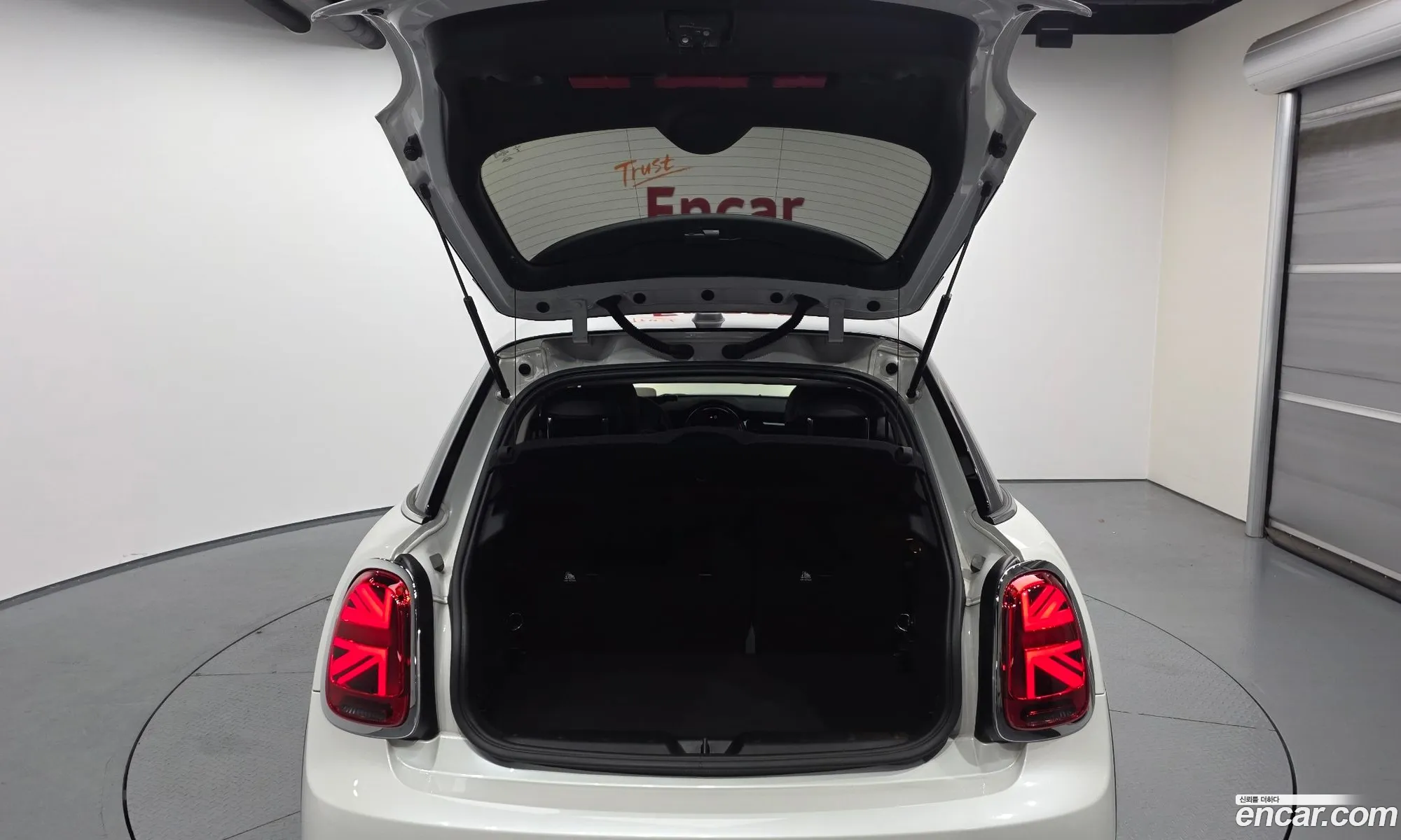 Mini Cooper 2023 — 21