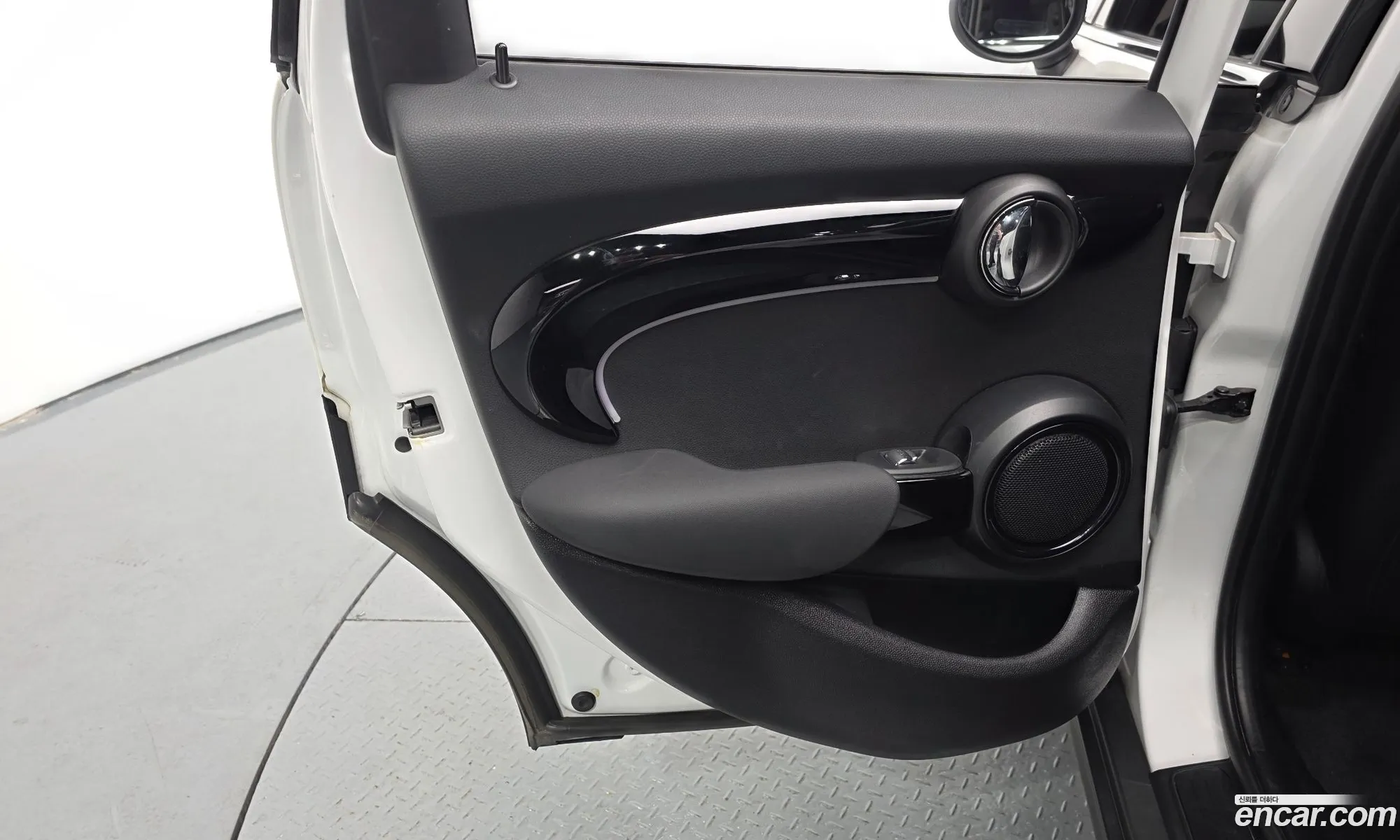Mini Cooper 2023 — 8