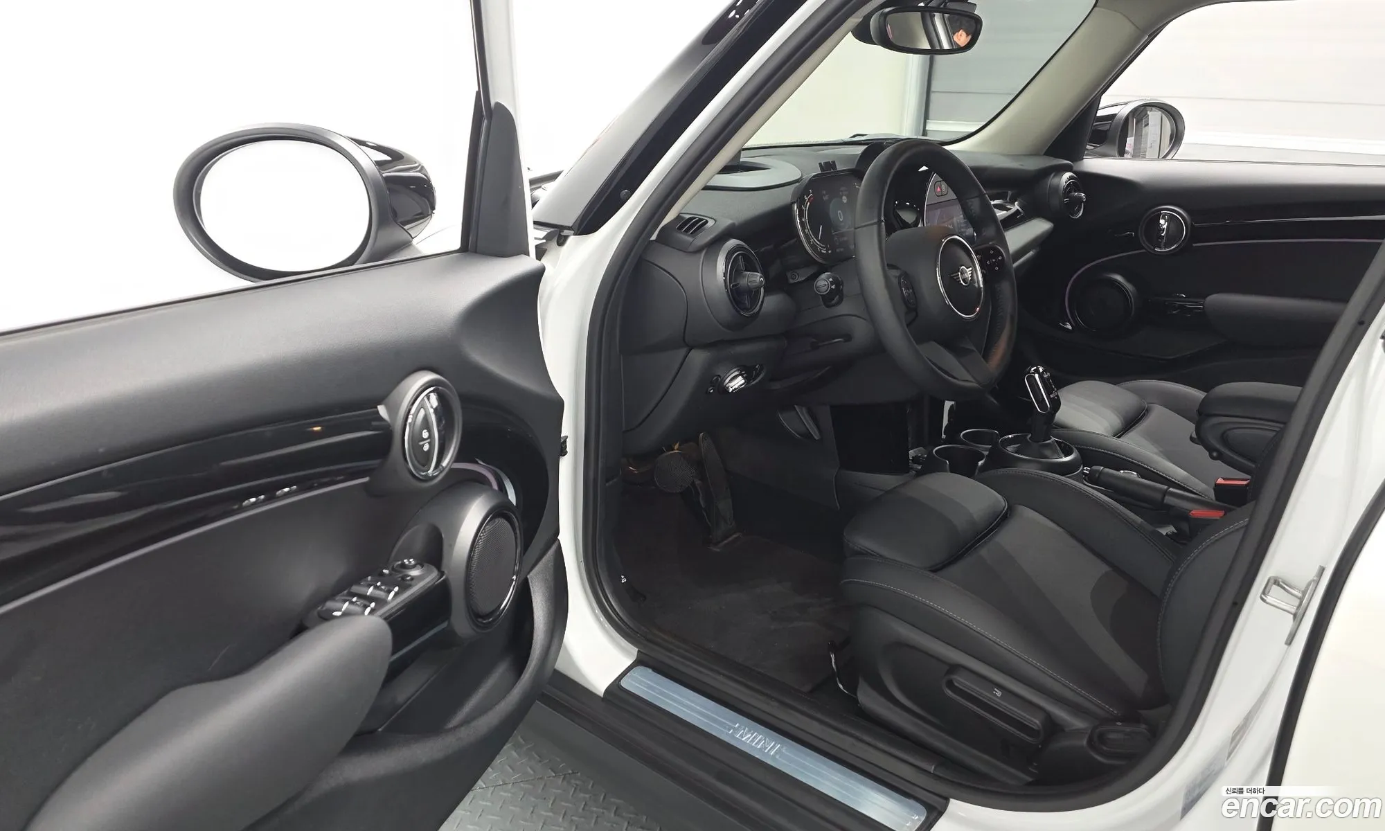Mini Cooper 2023 — 26