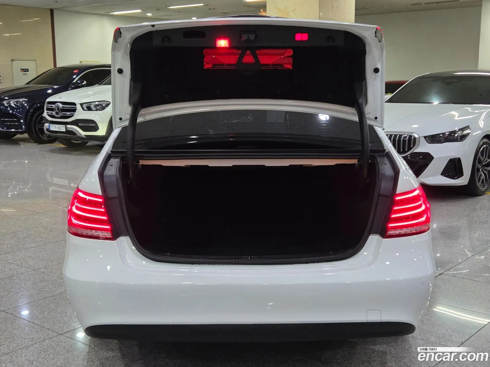 Mercedes-Benz E-Class W212 2016 — 15