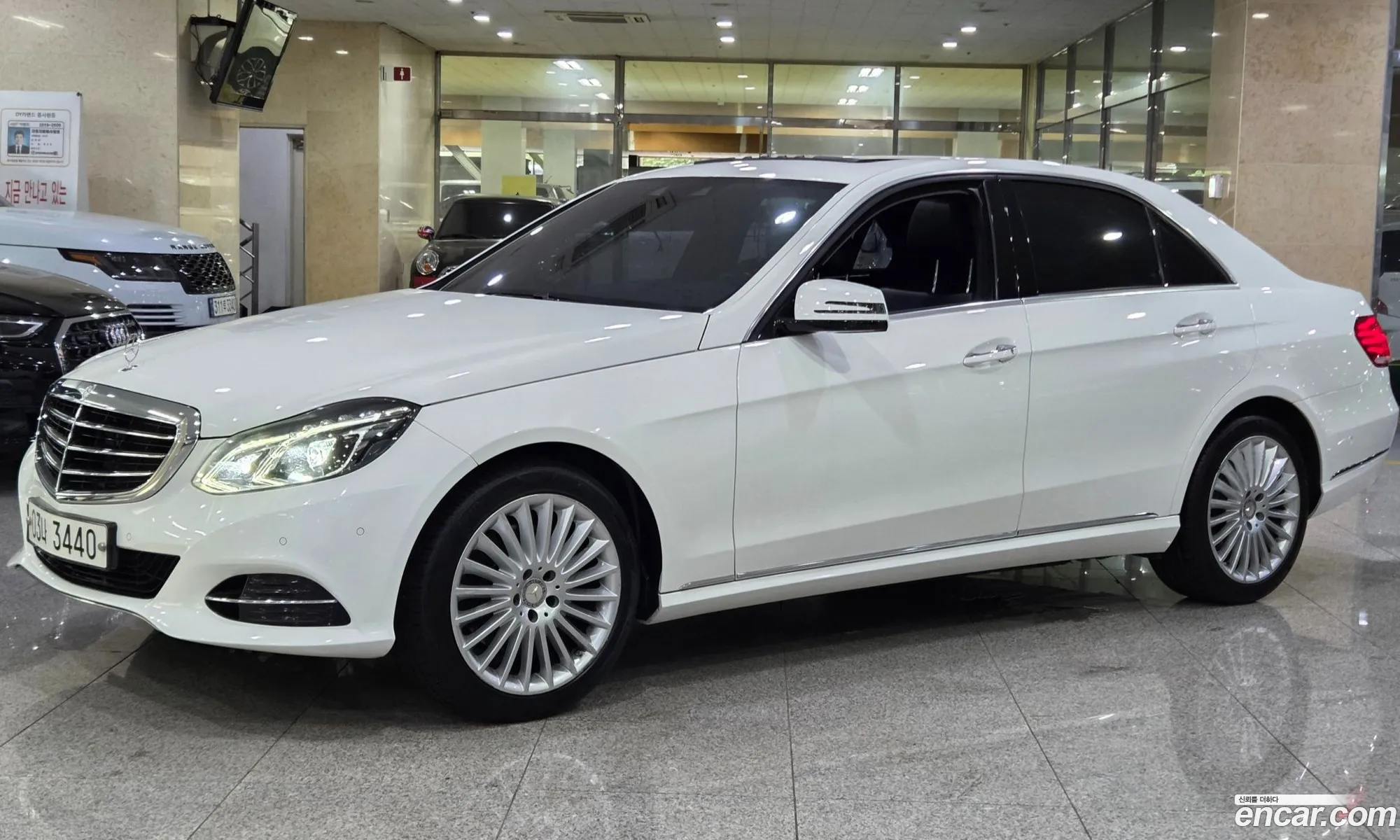 Mercedes-Benz E-Class W212 2016 — 12
