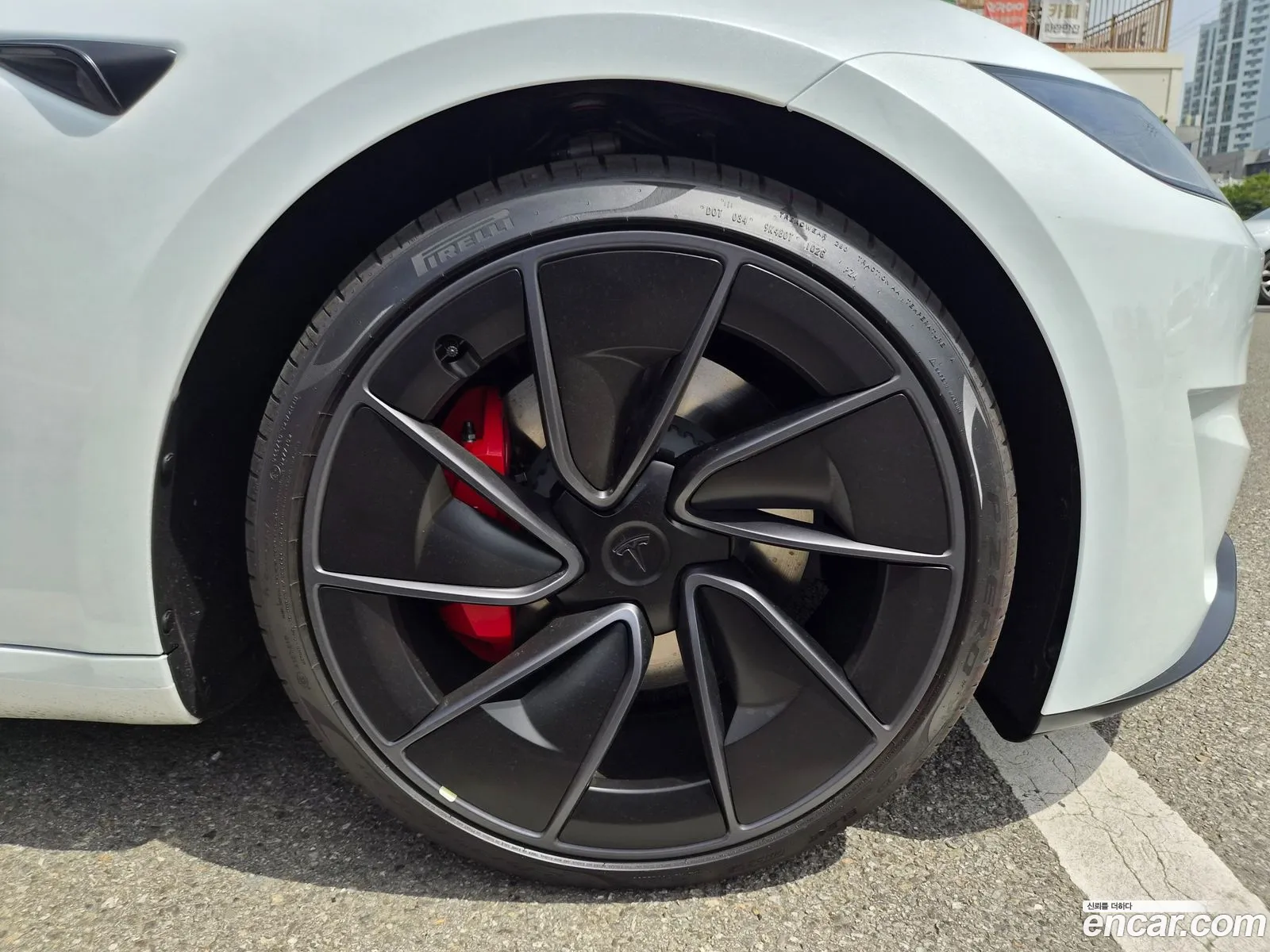 Tesla Model 3 2026 — 12