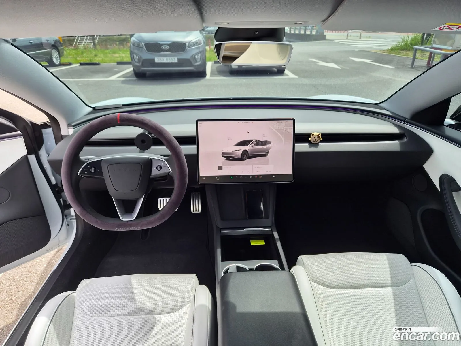 Tesla Model 3 2026 — 13
