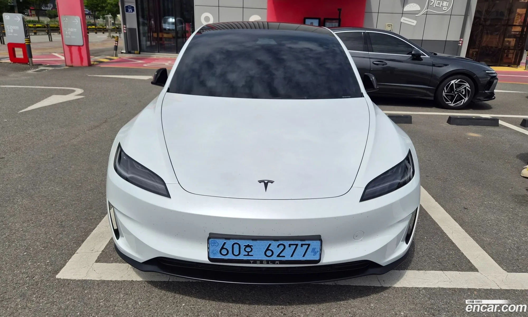 Tesla Model 3 2026 — 14