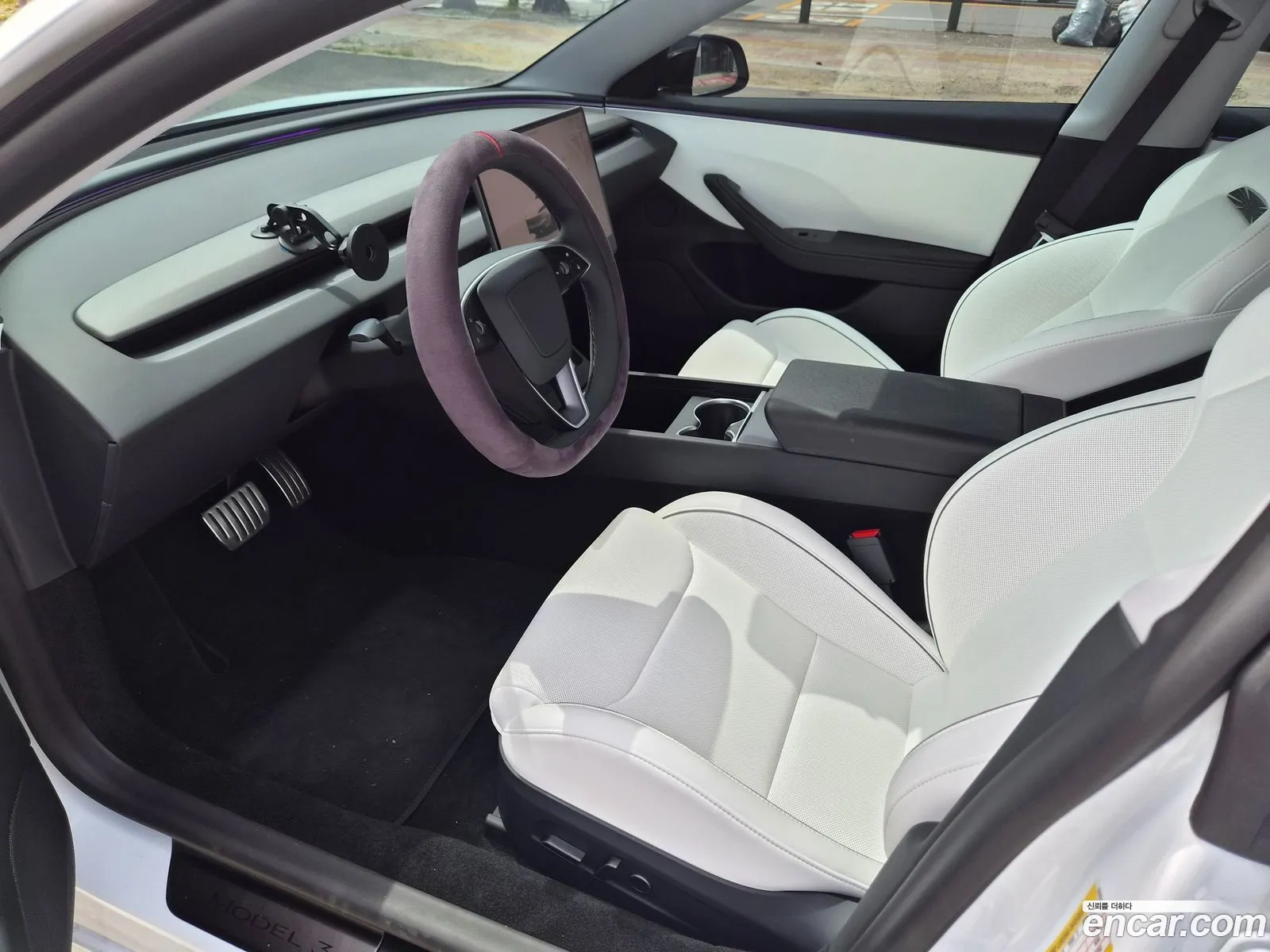 Tesla Model 3 2026 — 4