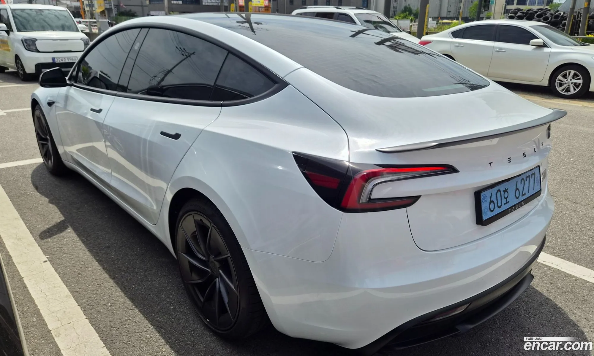 Tesla Model 3 2026 — 16