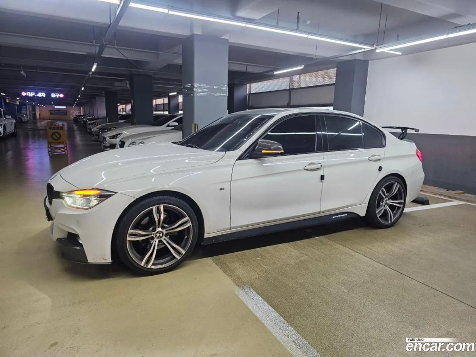 BMW 3 Series 2018 — 11
