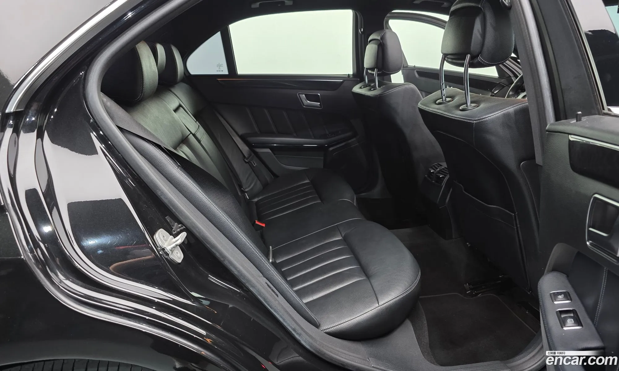 Mercedes-Benz E-Class W212 2016 — 18