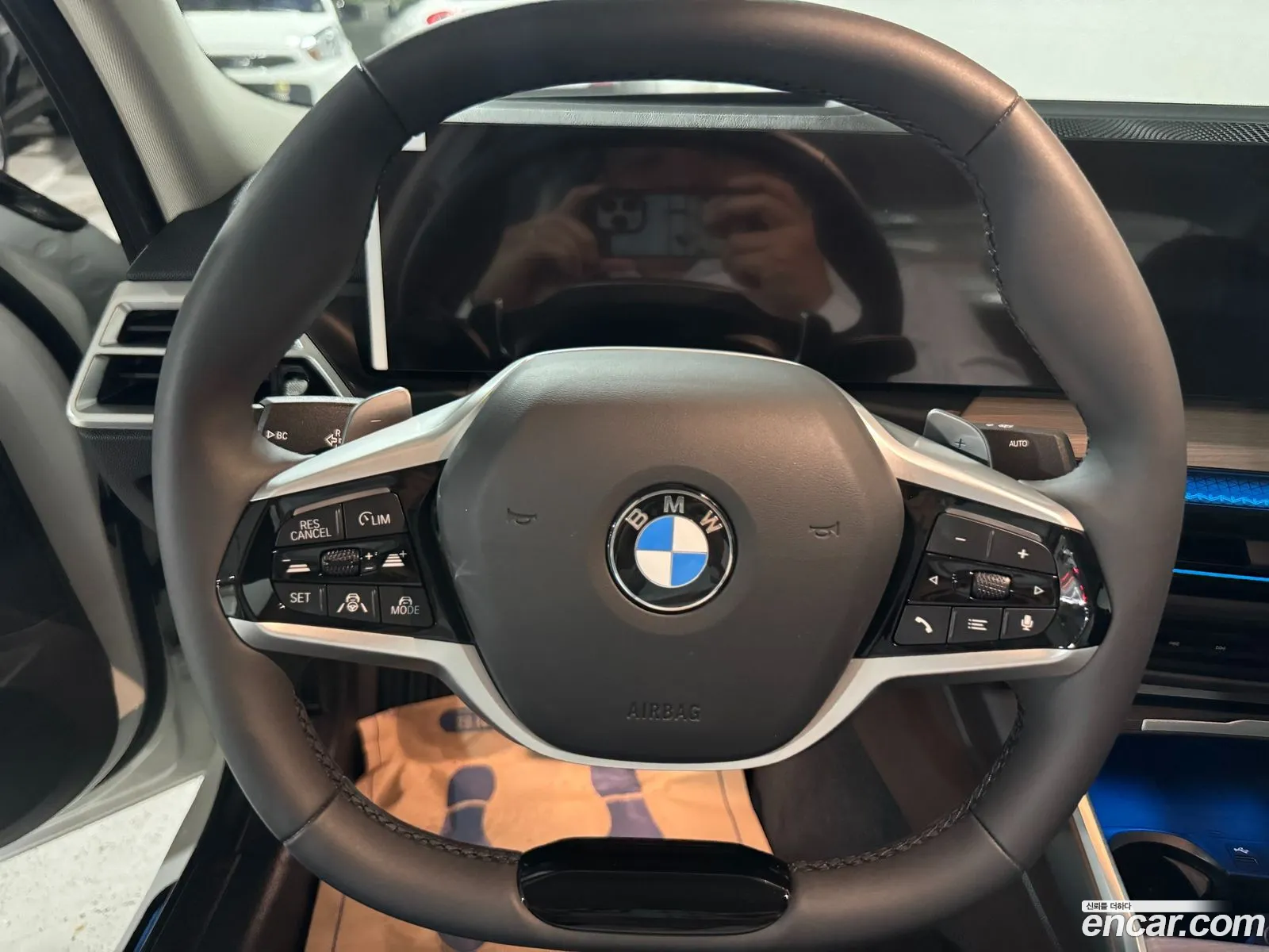 BMW 3 Series 2025 — 12