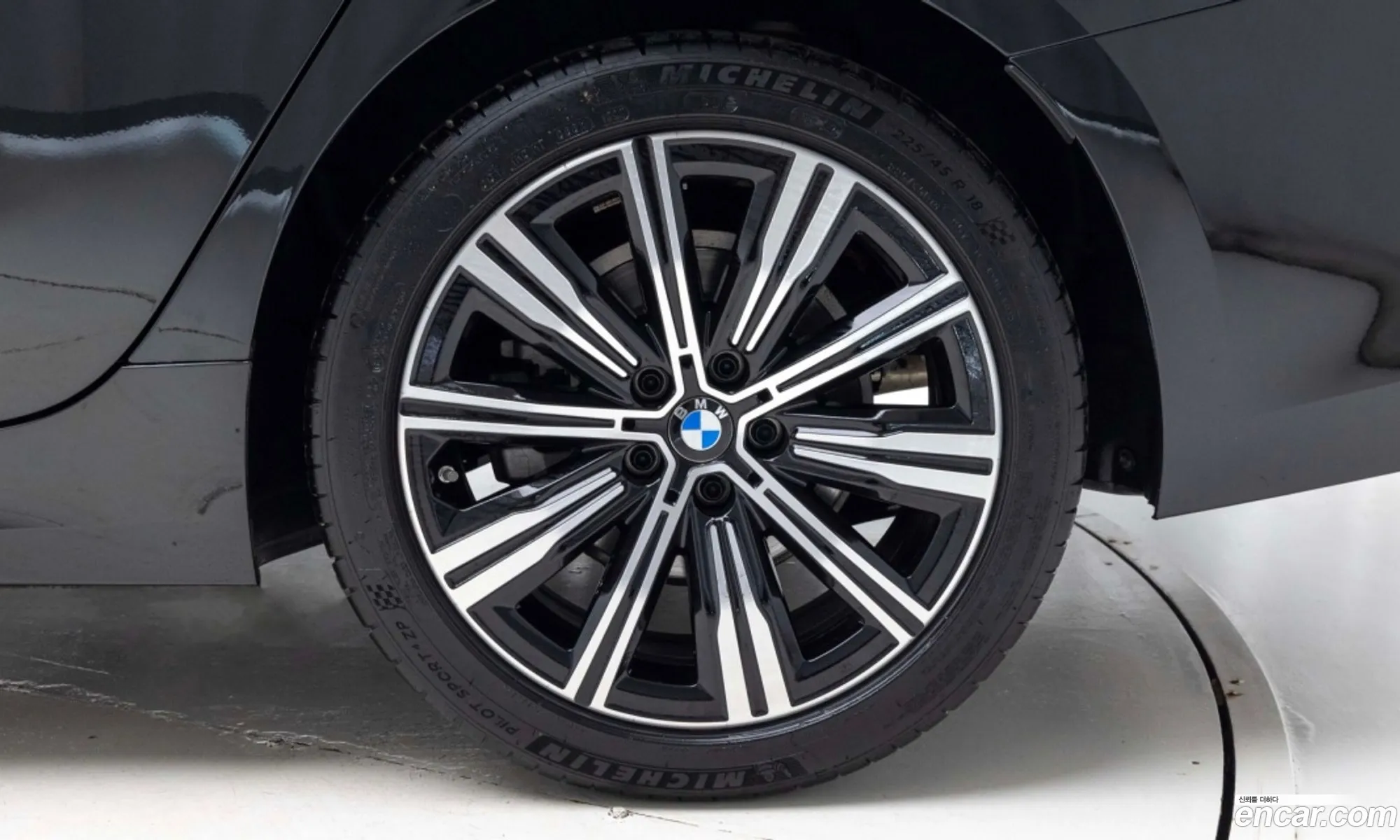 BMW 3 Series 2025 — 18