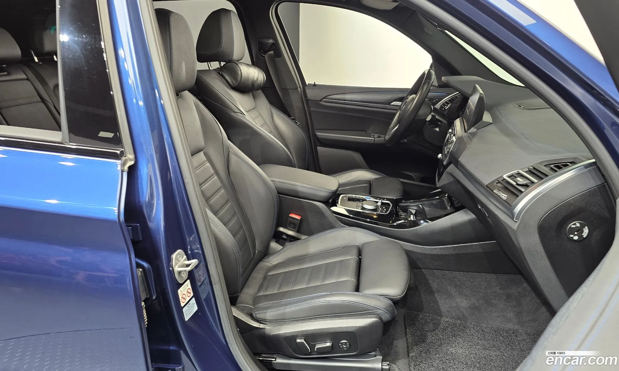 BMW iX3 2024 WBY41DU05RSD30395 — 24