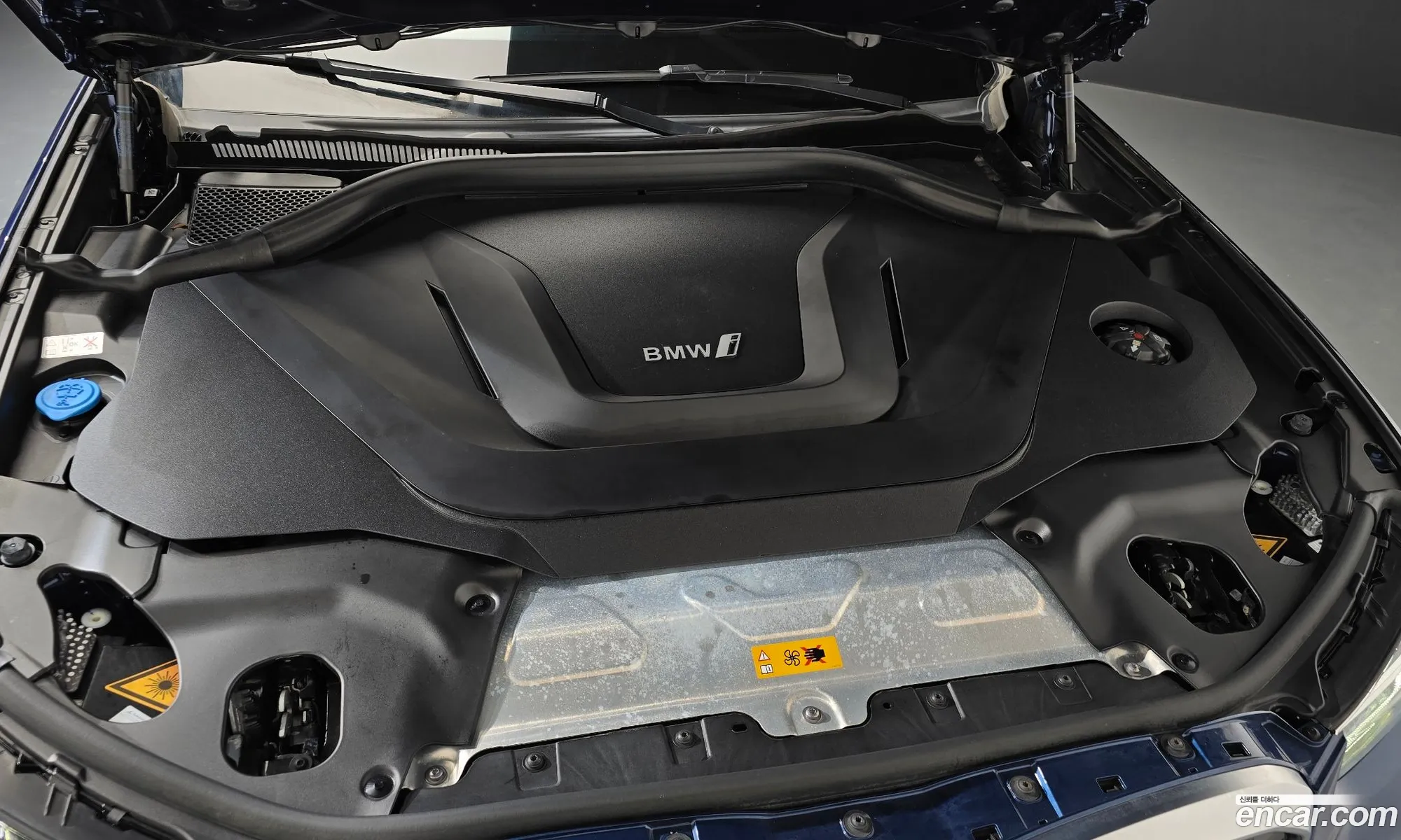 BMW iX3 2024 WBY41DU05RSD30395 — 16