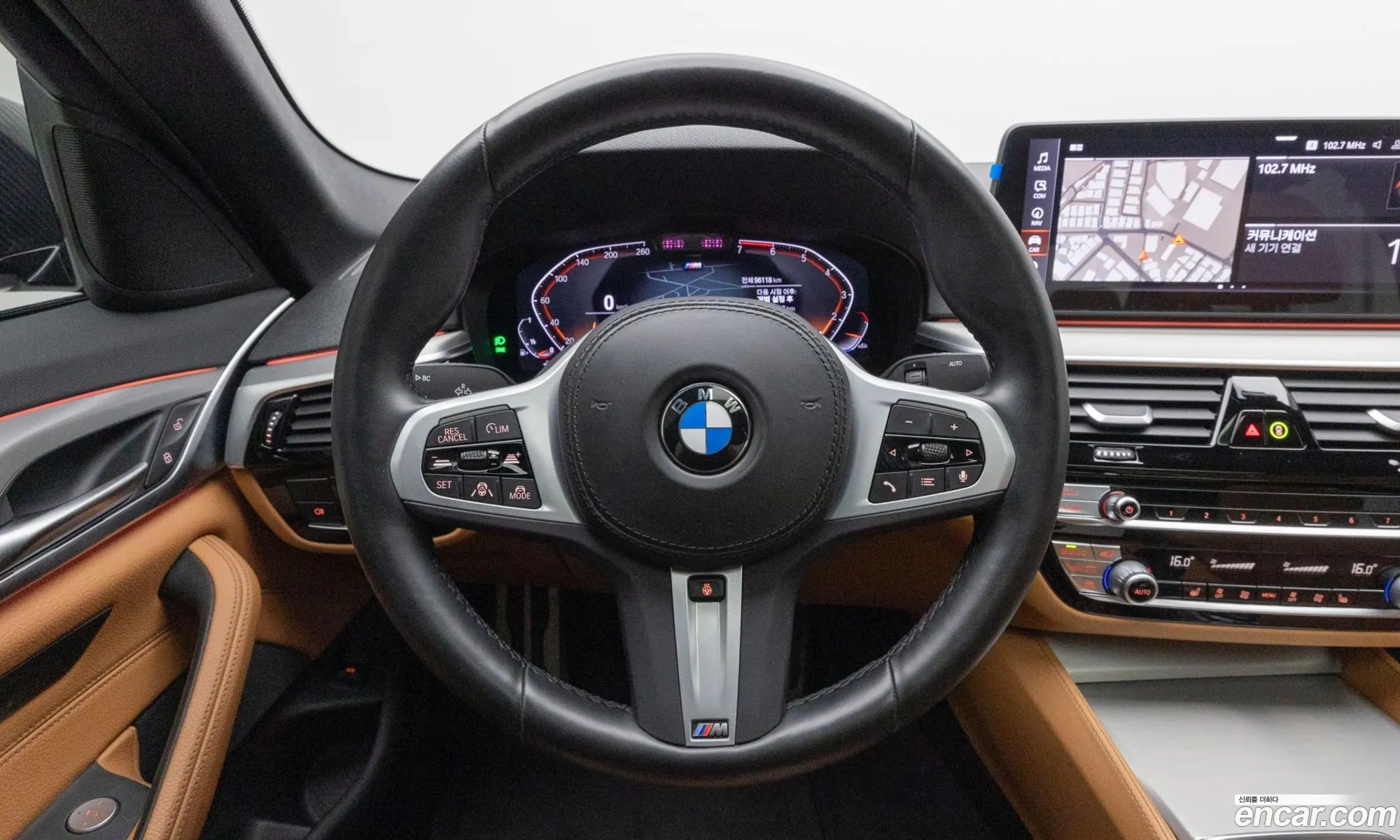 BMW 5 Series 2022 — 17