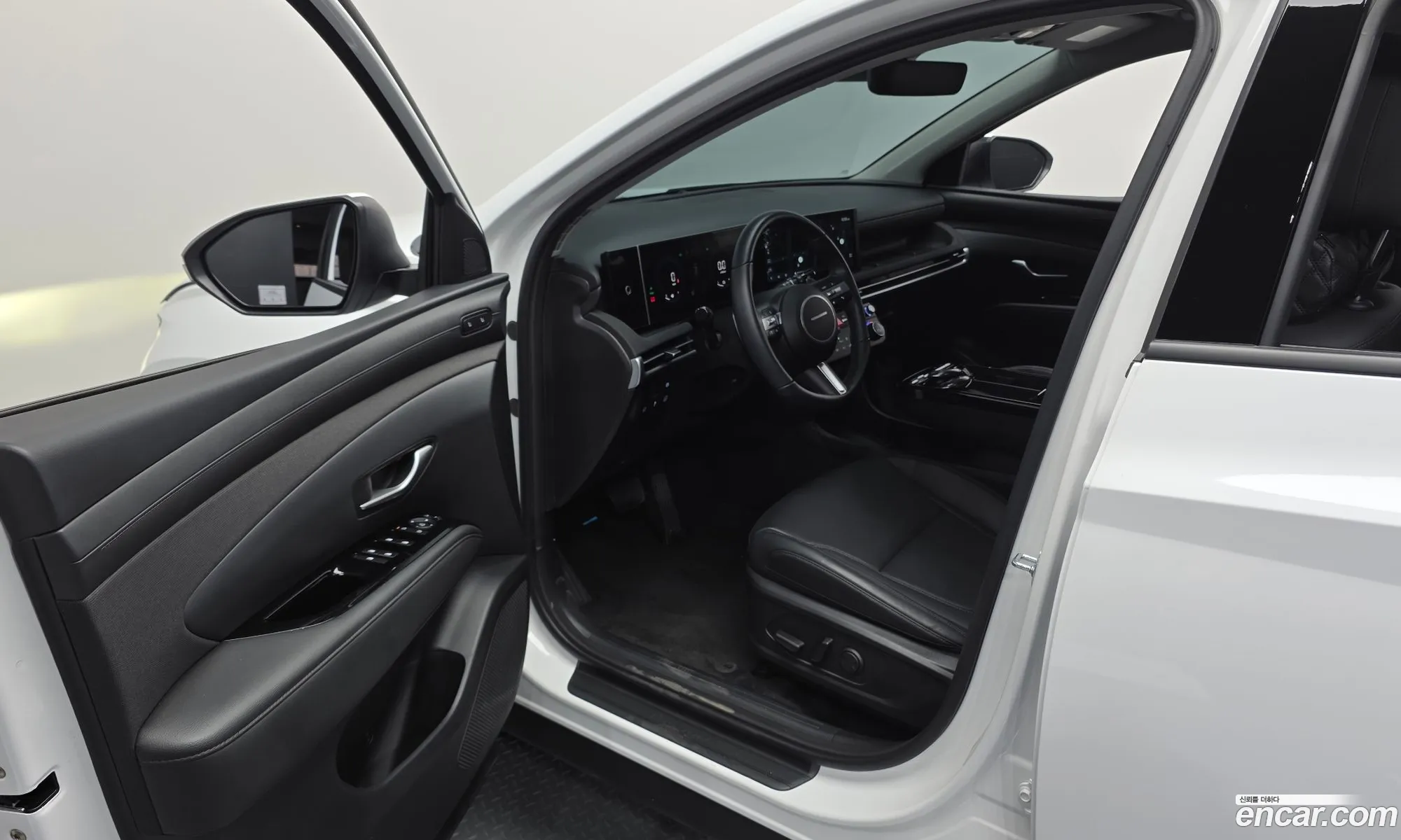 Hyundai Tucson Hybrid 2025 — 17
