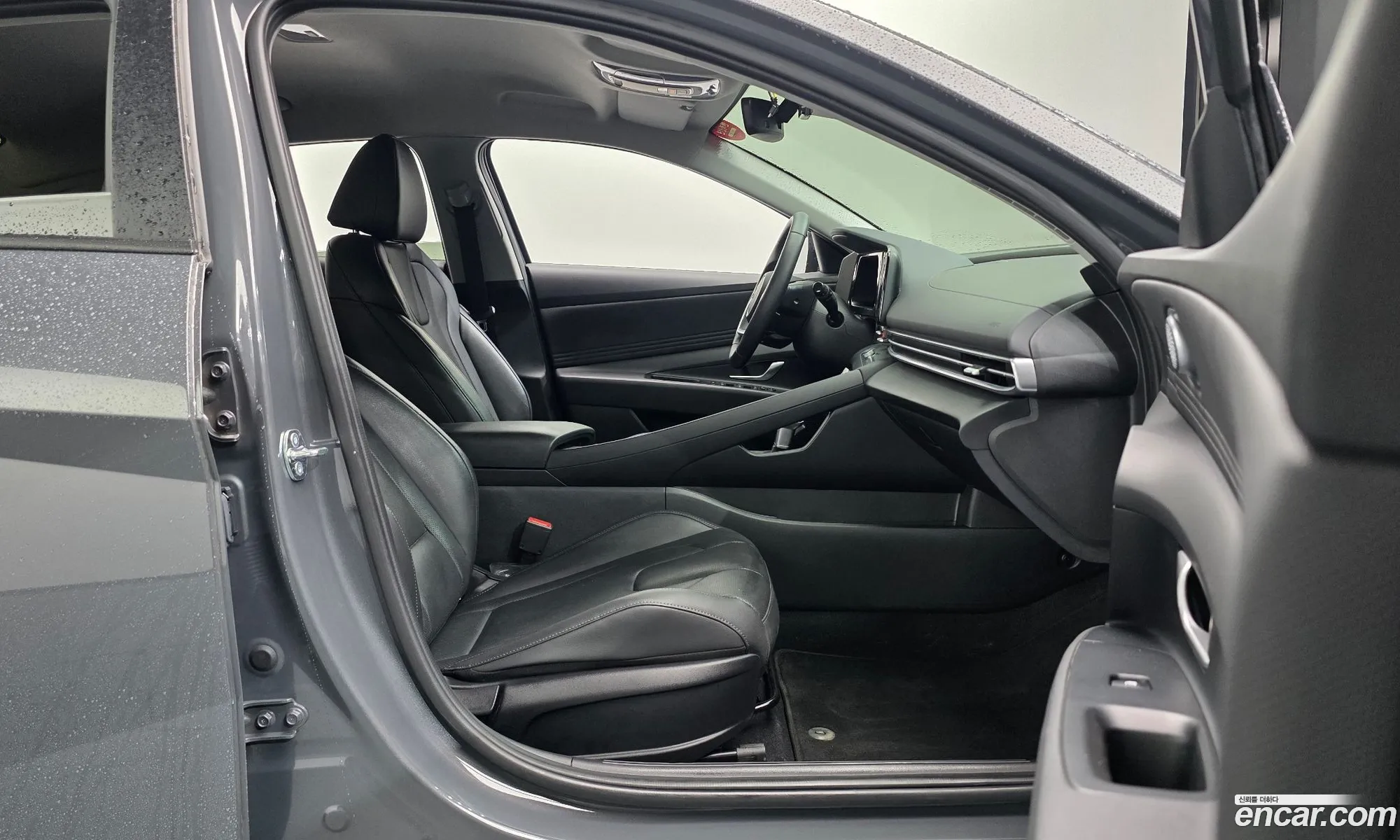 Hyundai Elantra 2025 — 14