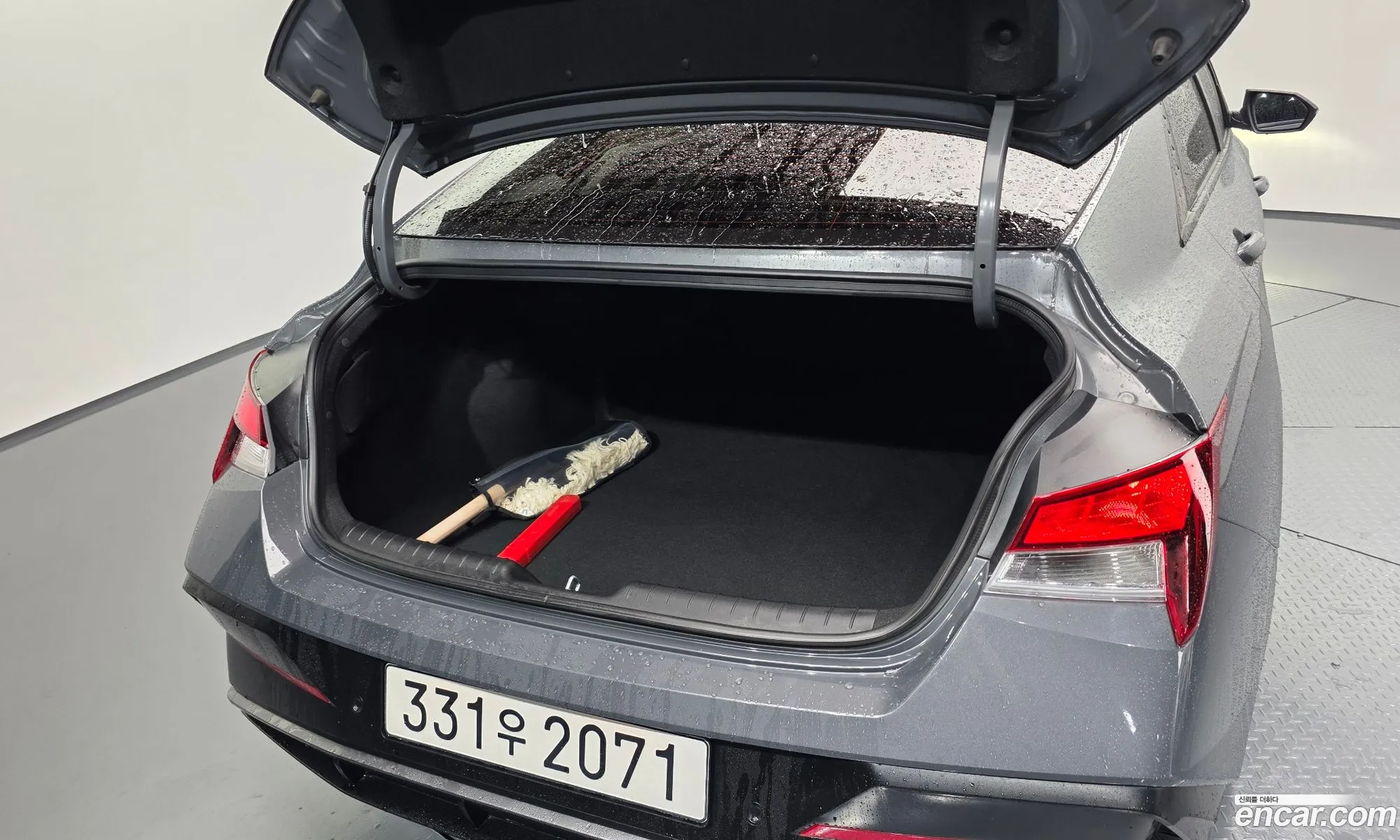 Hyundai Elantra 2025 — 7