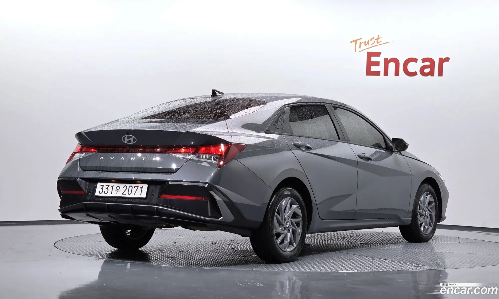Hyundai Elantra 2025 — 2
