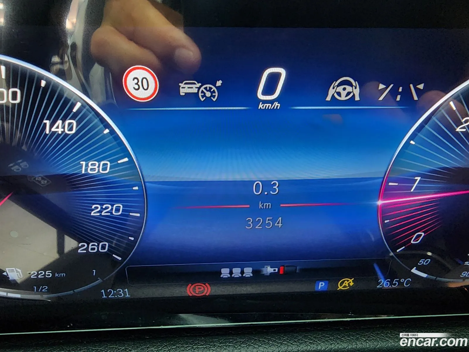 Mercedes-Benz GLB-Class X247 2025 — 9