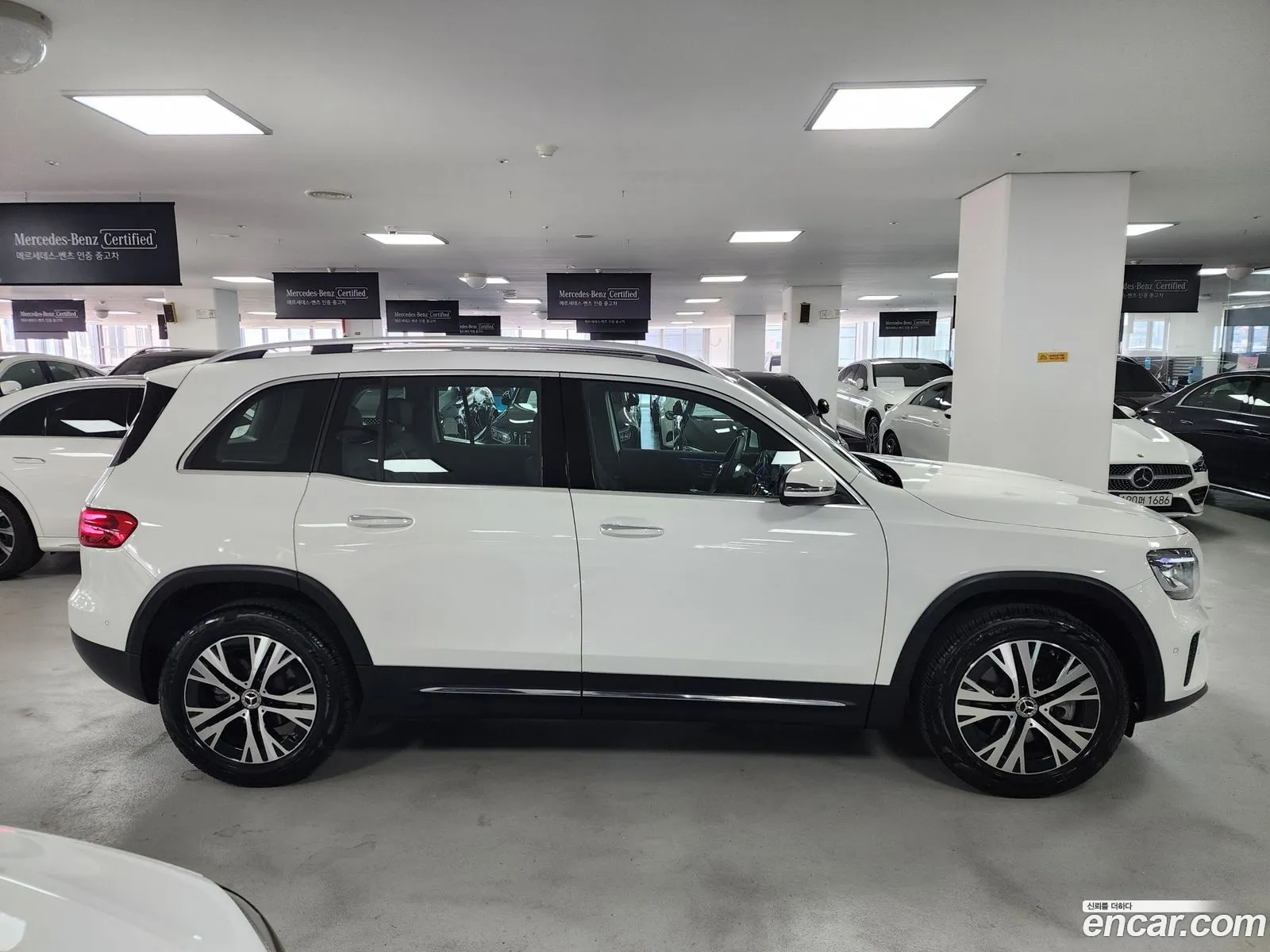 Mercedes-Benz GLB-Class X247 2025 — 8